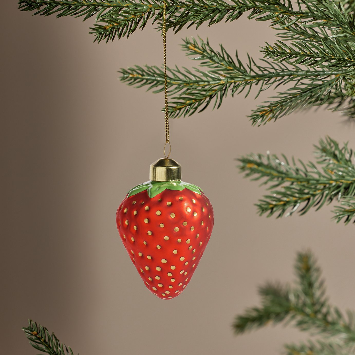 Argos Home Strawberry Single Hanging Christmas Bauble
