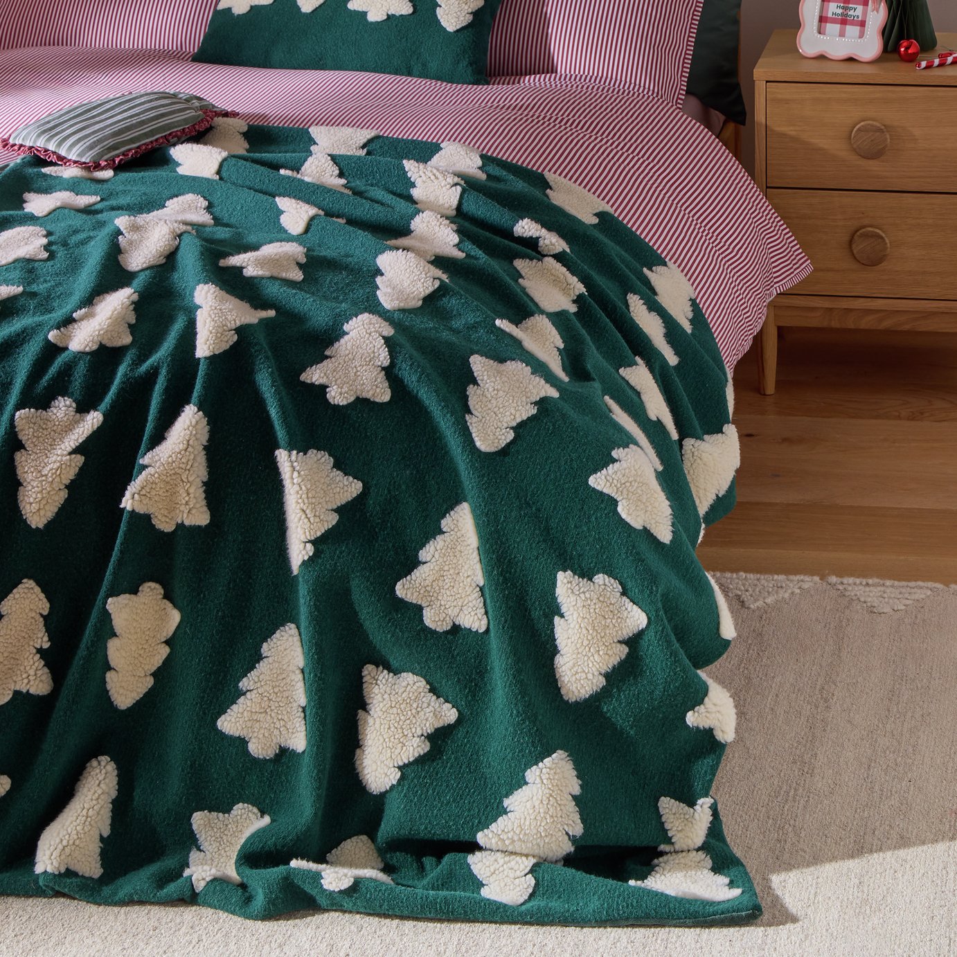 Argos Home Sherpa Tree Throw - Green - 150x125cm