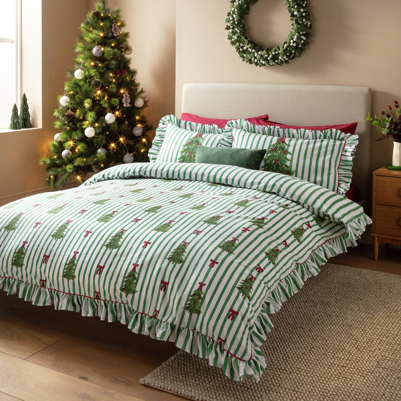 Argos Home Christmas Ruffle Stripe Trees Green Bedding Set - King size
