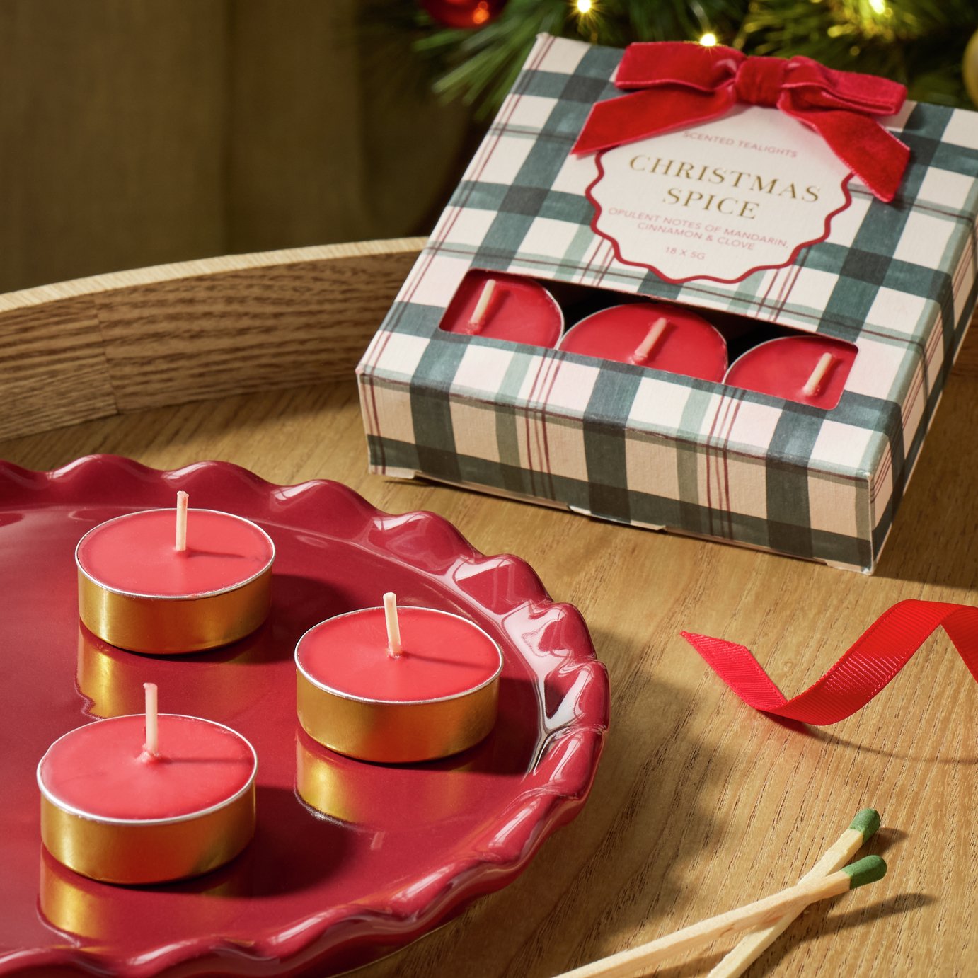 Argos Home Pack of 18 Tealights - Christmas Spice 