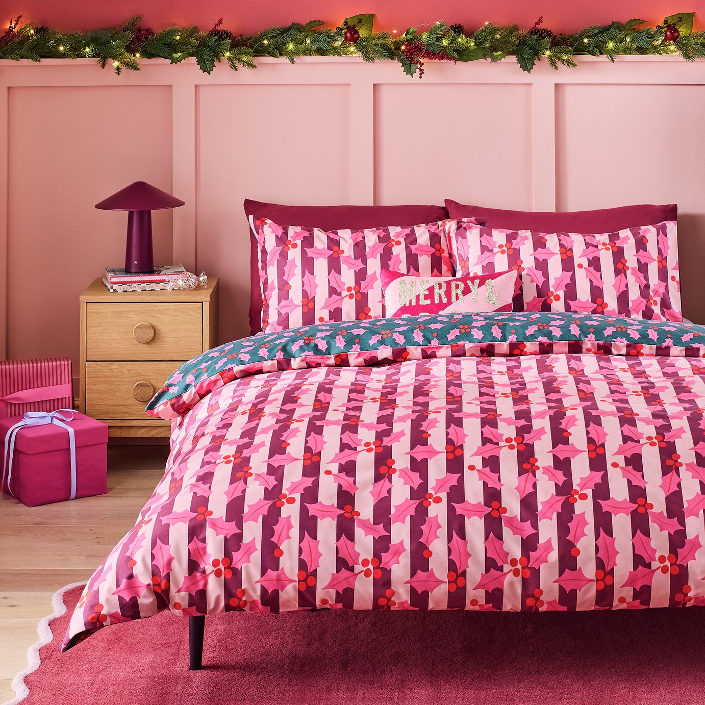 Argos Home Christmas Holly Pink Bedding Set - Double