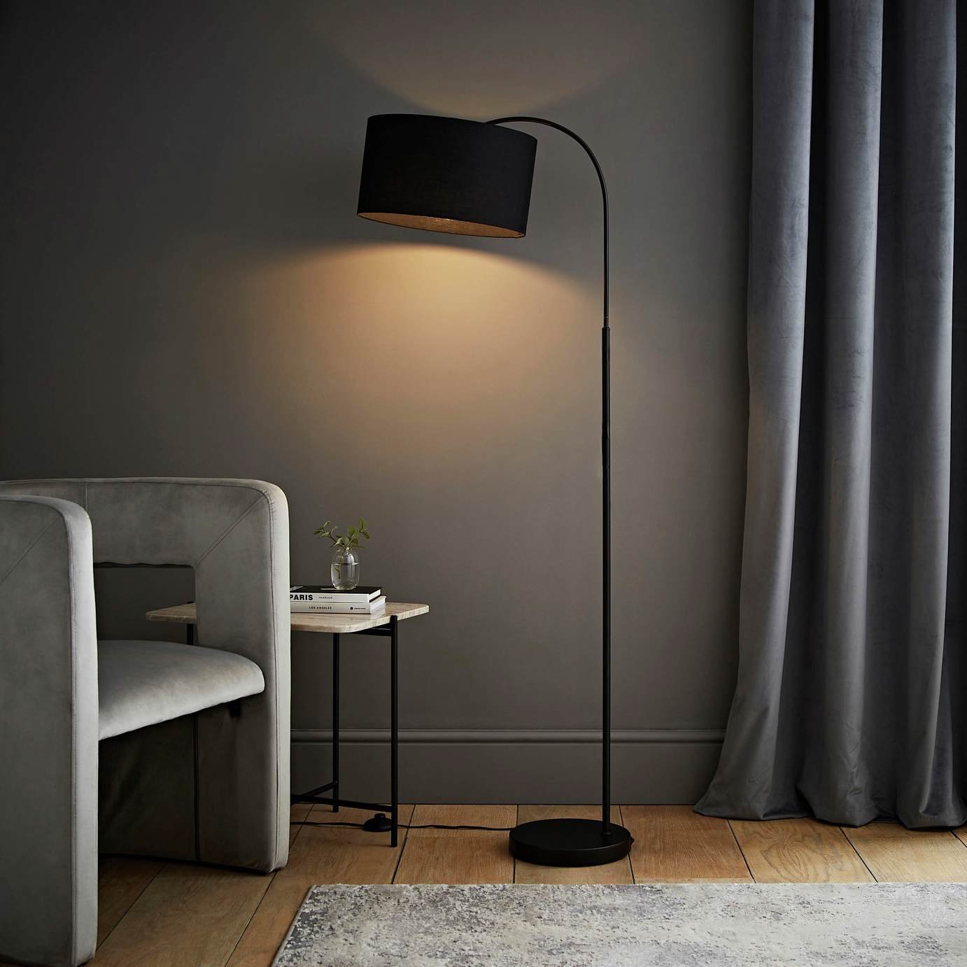 ValueLights Curva Metal Arc Floor Lamp - Black