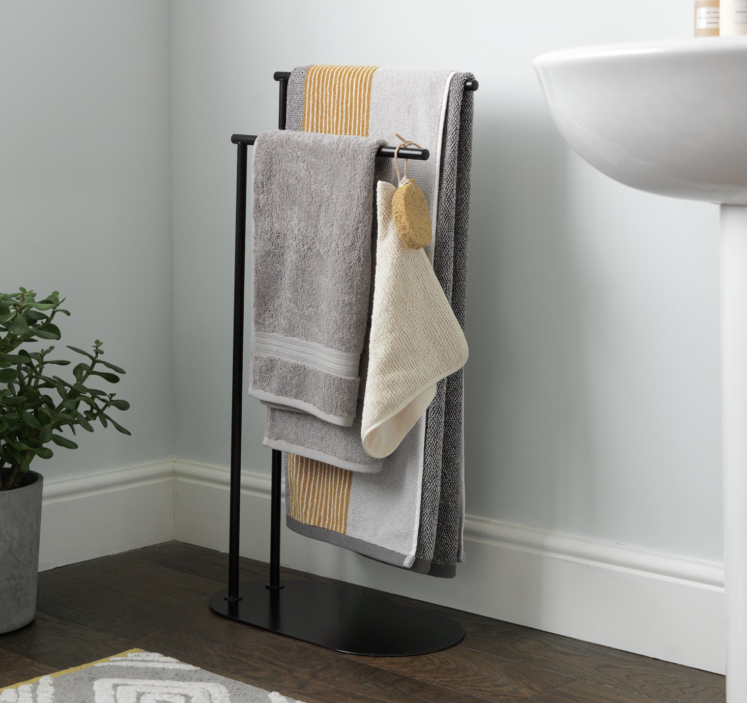 Habitat Freestanding Towel Rail - Matt Black