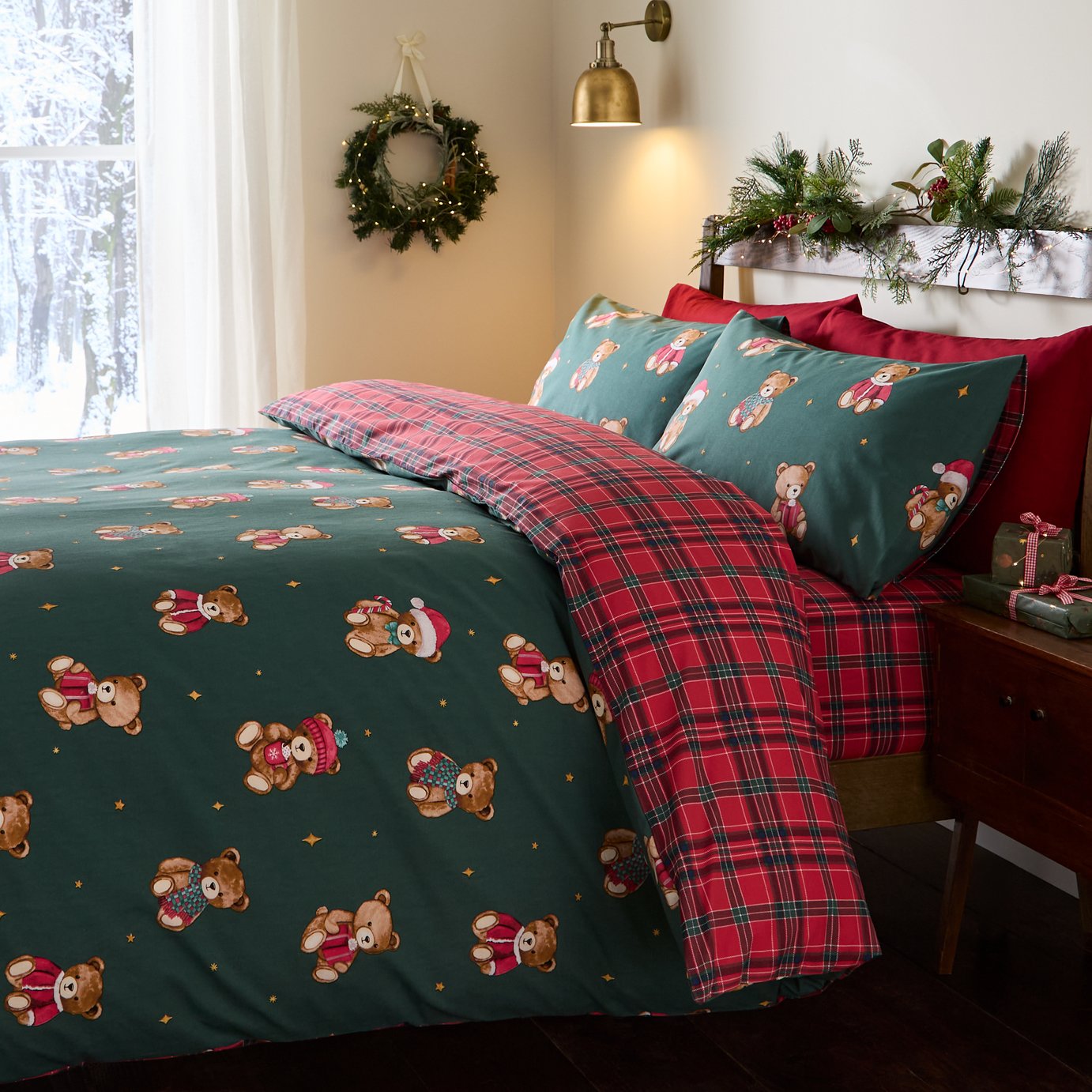 Catherine Lansfield Christmas Tartan Bear Green Bedding Set - King size