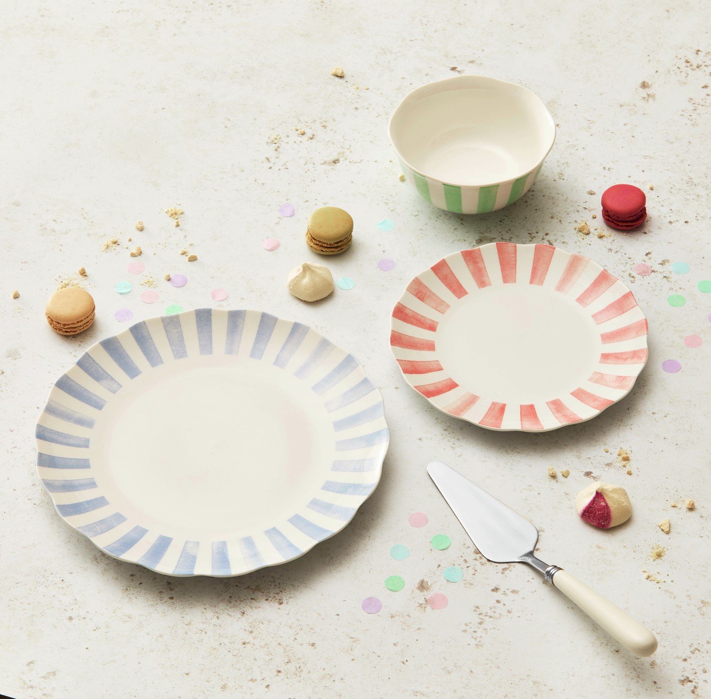 Royal Victoria Bazaar 12 Piece Porcelain Dinner Set