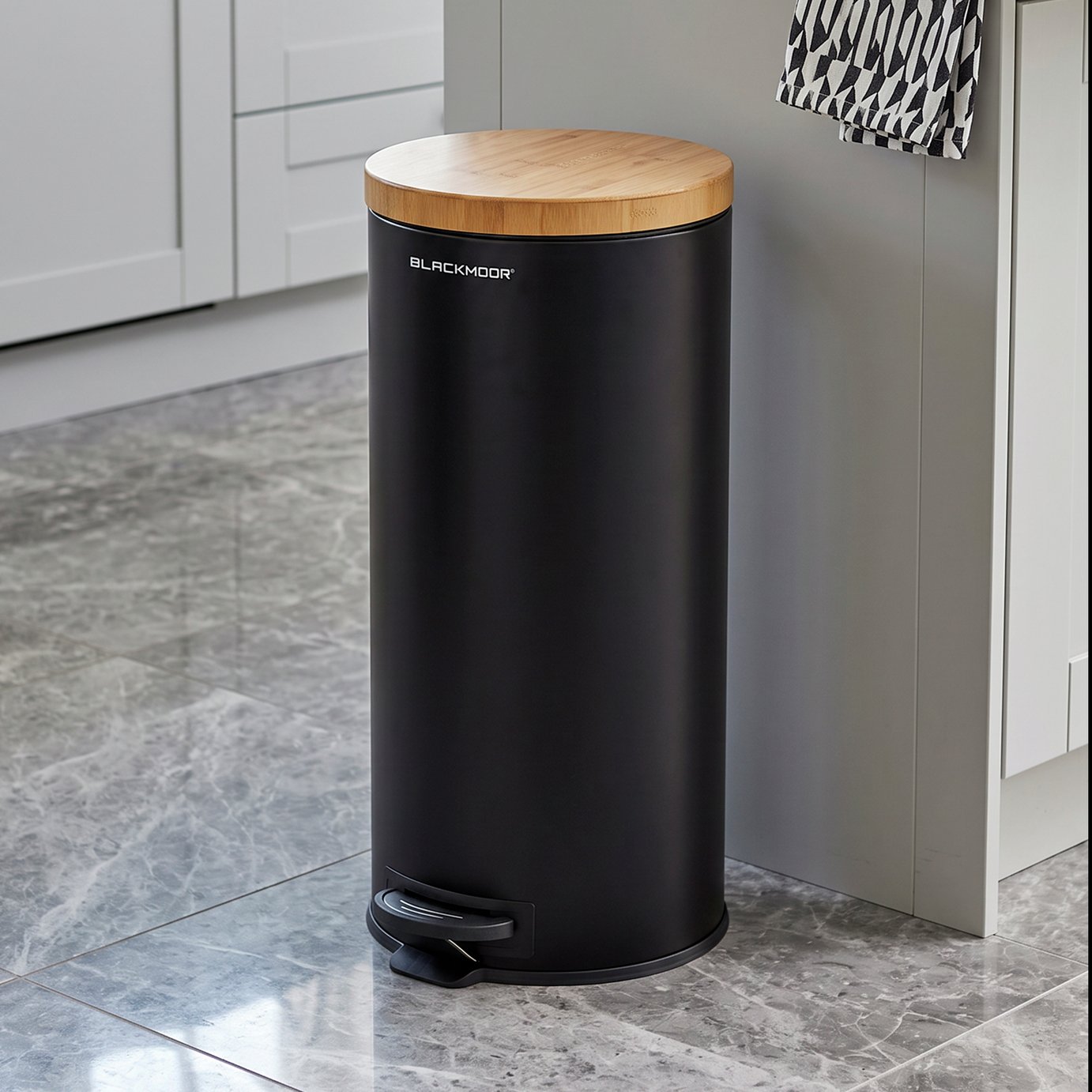 Blackmoor 30 Litre Wooden Lid Pedal Bin - Black