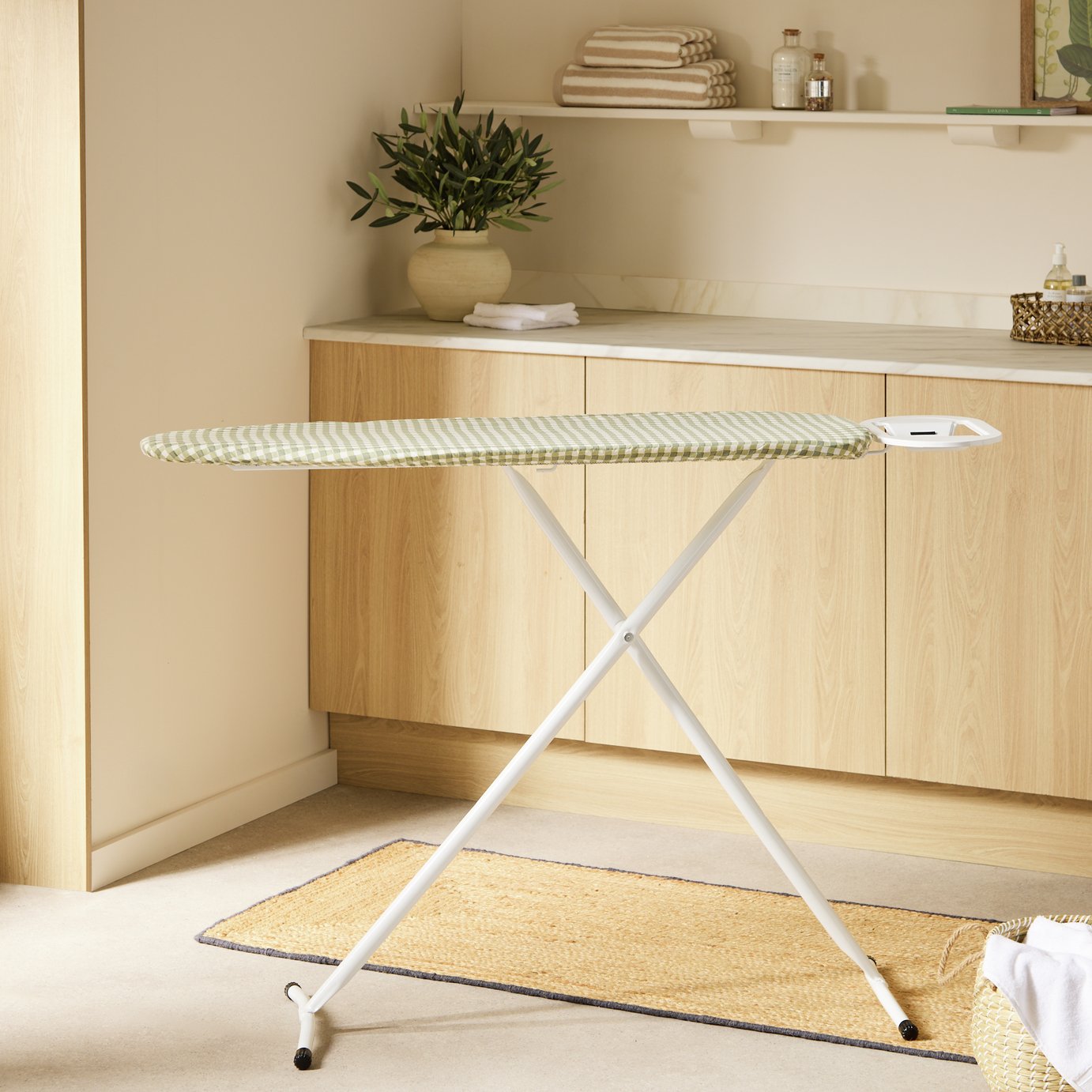 Argos Home 110 x 34cm Non-slip Ironing Board - Sage