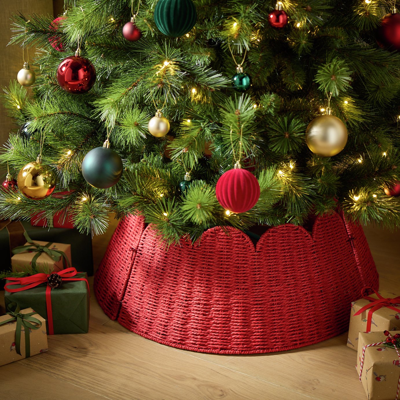 Argos Home Woven Seagrass Christmas Tree Skirt - Red