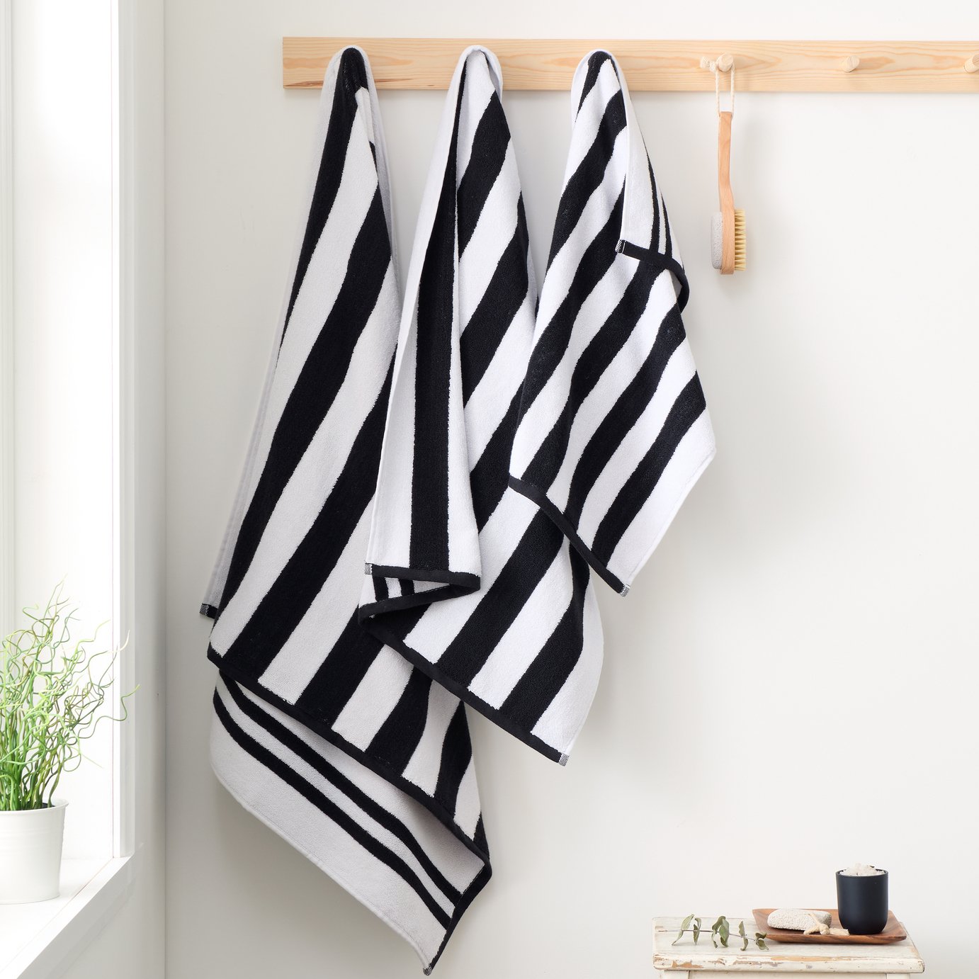 Catherine Lansfield Reversible Stripe Jacquard Hand Towel