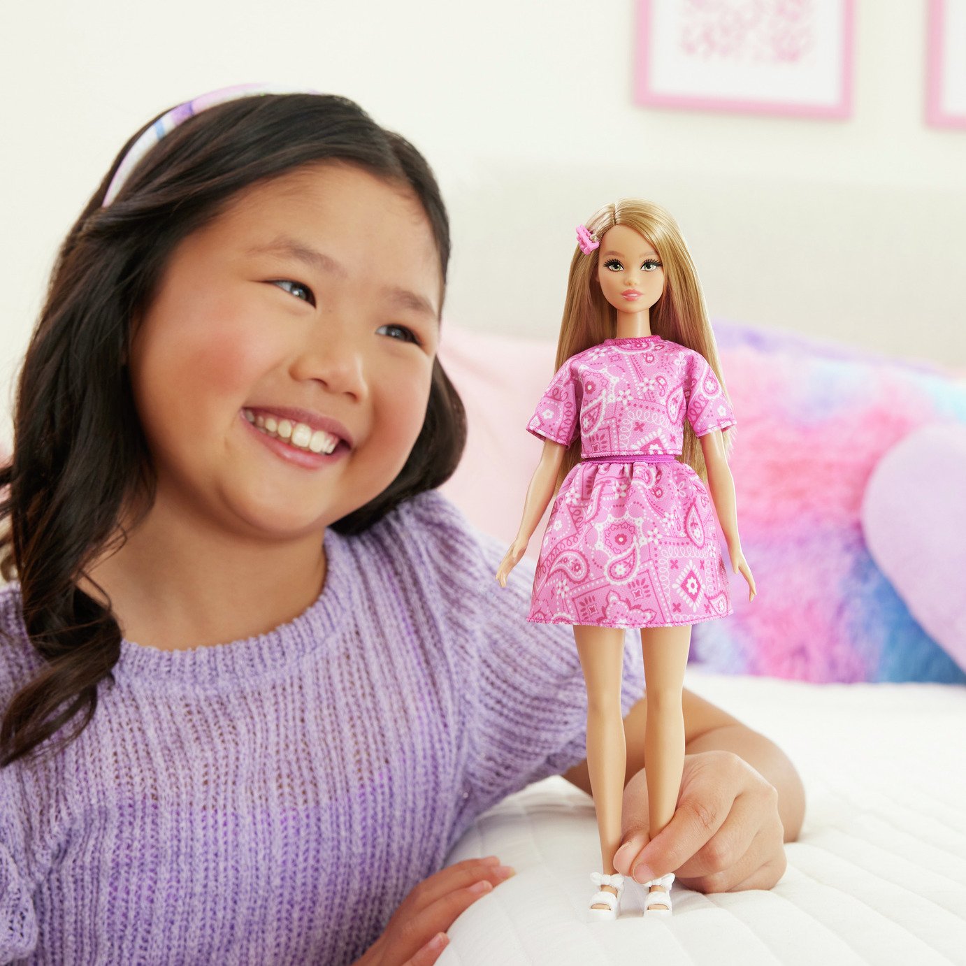 Barbie Fashionistas Style Doll in Pink Paisley Skirt, Pink Paisley Top