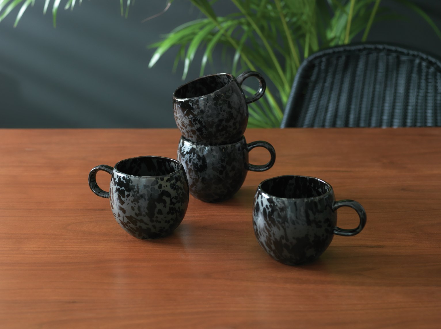Habitat Set of 4 Preto Stoneware Mugs