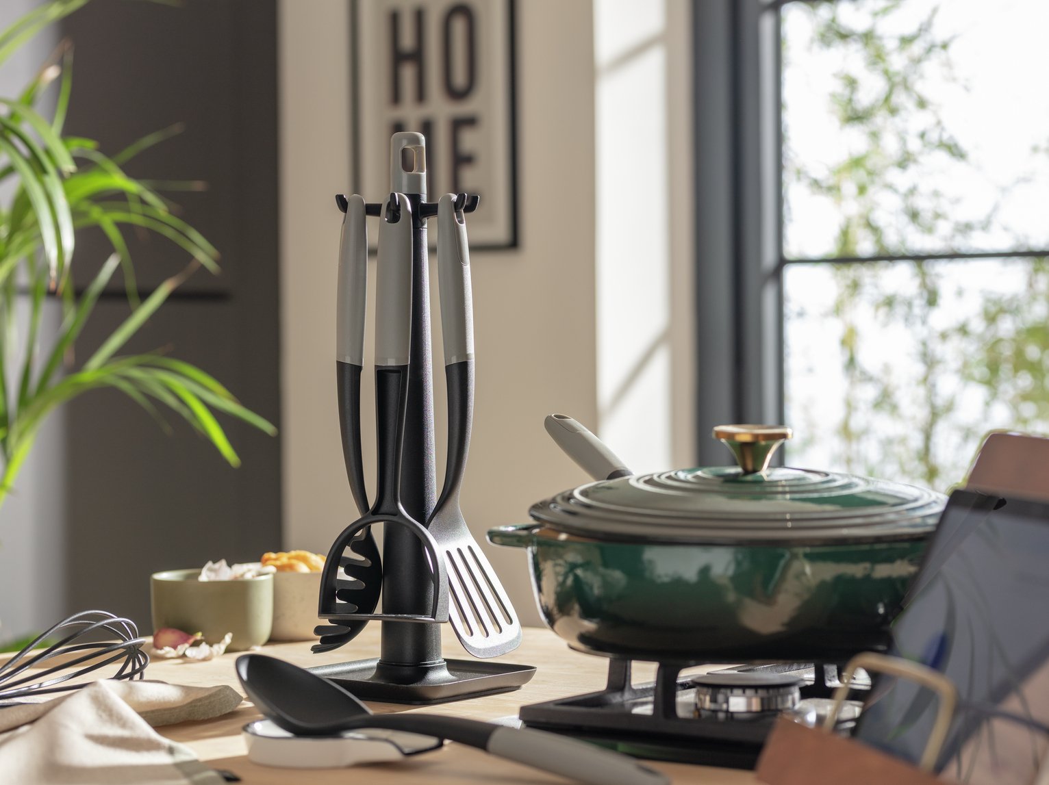 Argos Home 6 Piece Utensil Set with Stand - Black