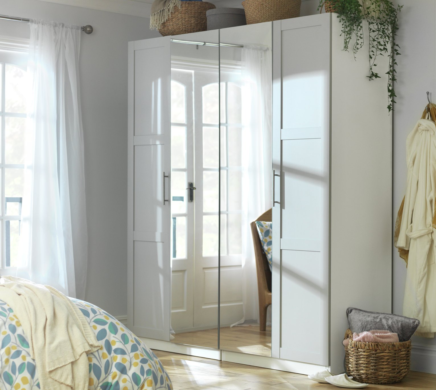 Habitat Munich Panelled 4 Door Mirror Wardrobe