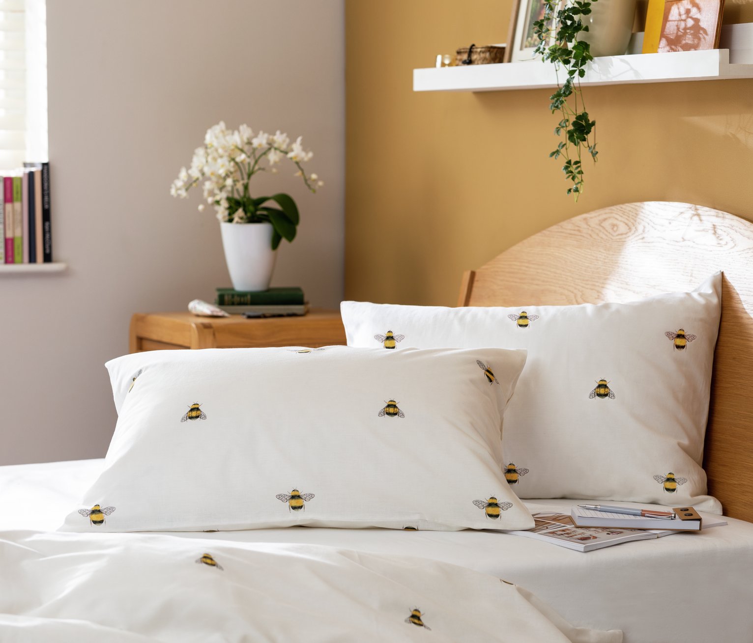 Argos Home Bee Housewife Pillowcase Pair
