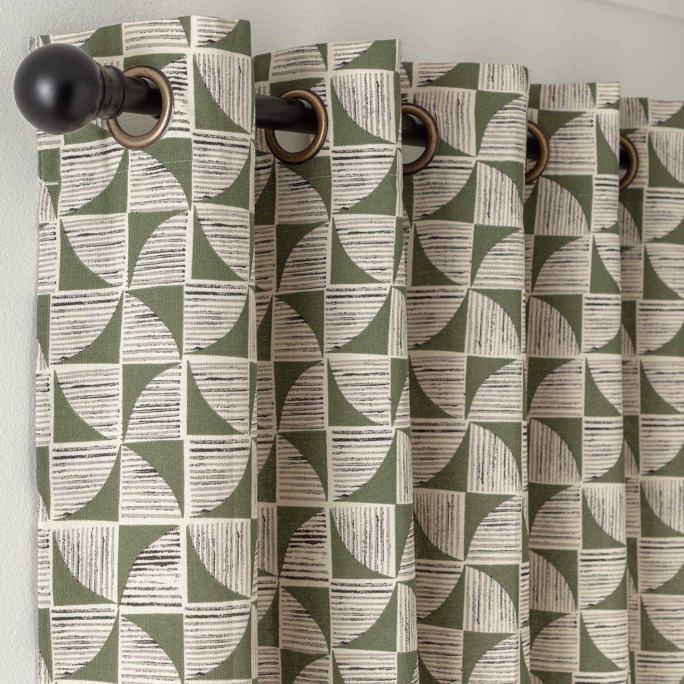 Habitat Cabin Geometric Eyelet Curtains - Green - 168x229cm
