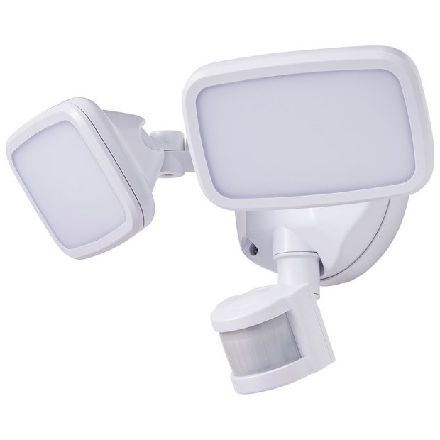 Zinc led outlet pir floodlight