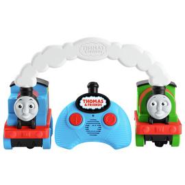 Thomas & Friends Race & Chase Remote Control Train Engine