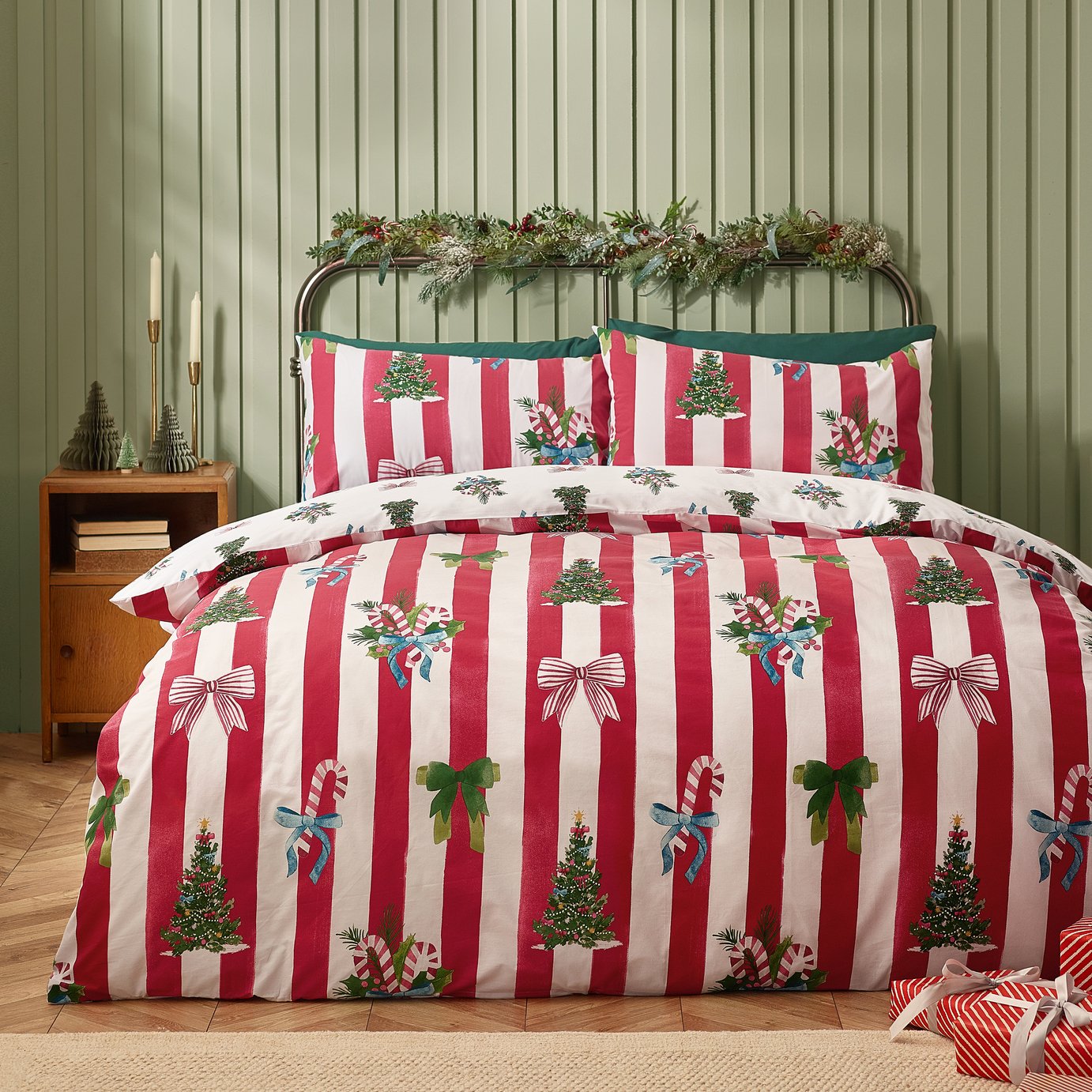 Catherine Lansfield Vintage Icon Stripe Pink Bedding Set - Double