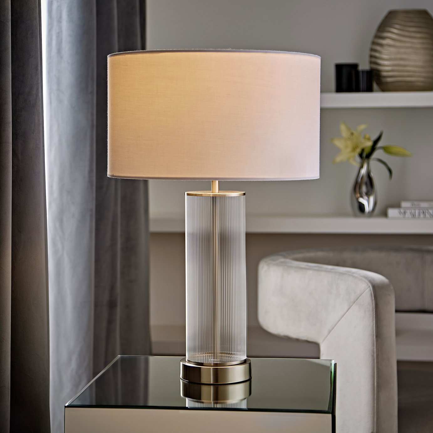 ValueLights Calin Glass Chrome Ribbed Table Lamp - White