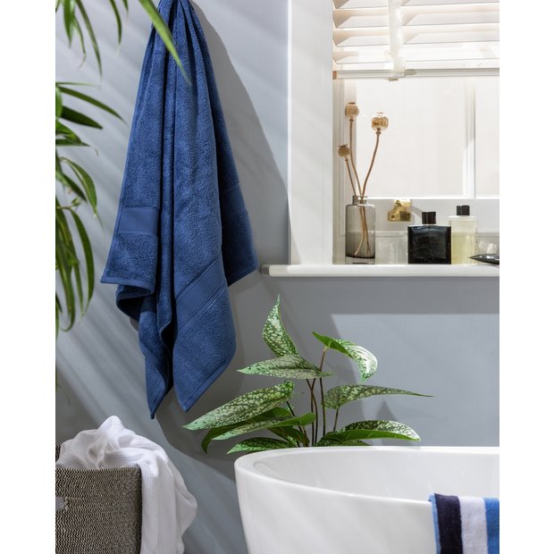 Navy on sale bathroom towels