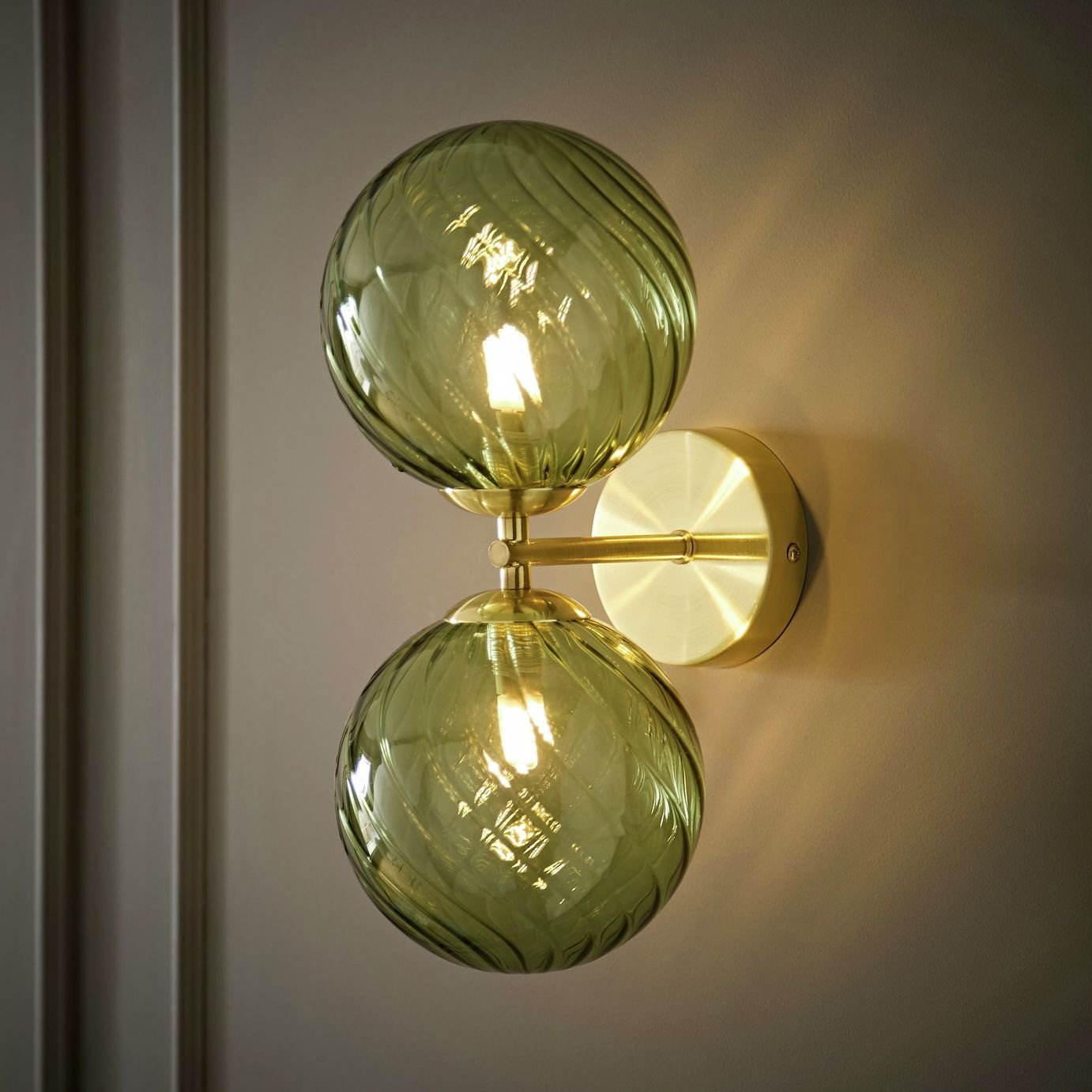 ValueLights Sydney 2 Light Glass Globe Wall Light - Apple Green