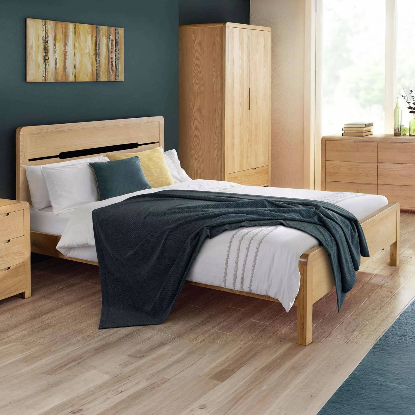 Julian Bowen Curve Kingsize Bedframe - Oak