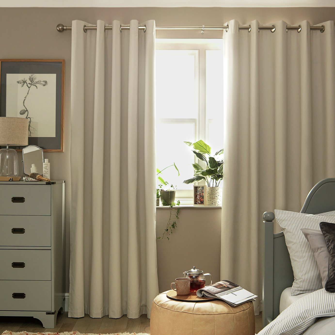 Habitat Plain Blackout Eyelet Curtains