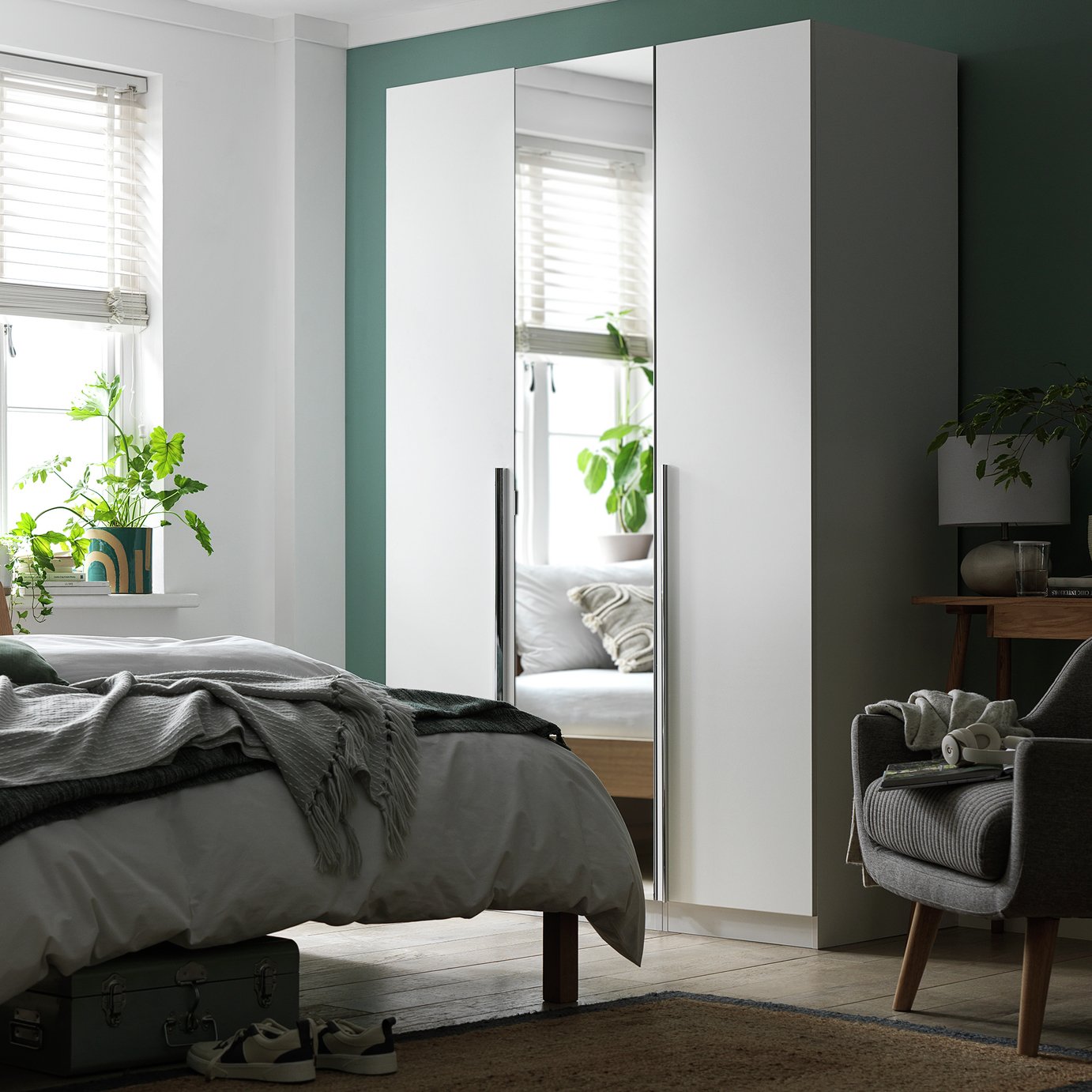 Habitat Munich 3 Door Mirror Wardrobe