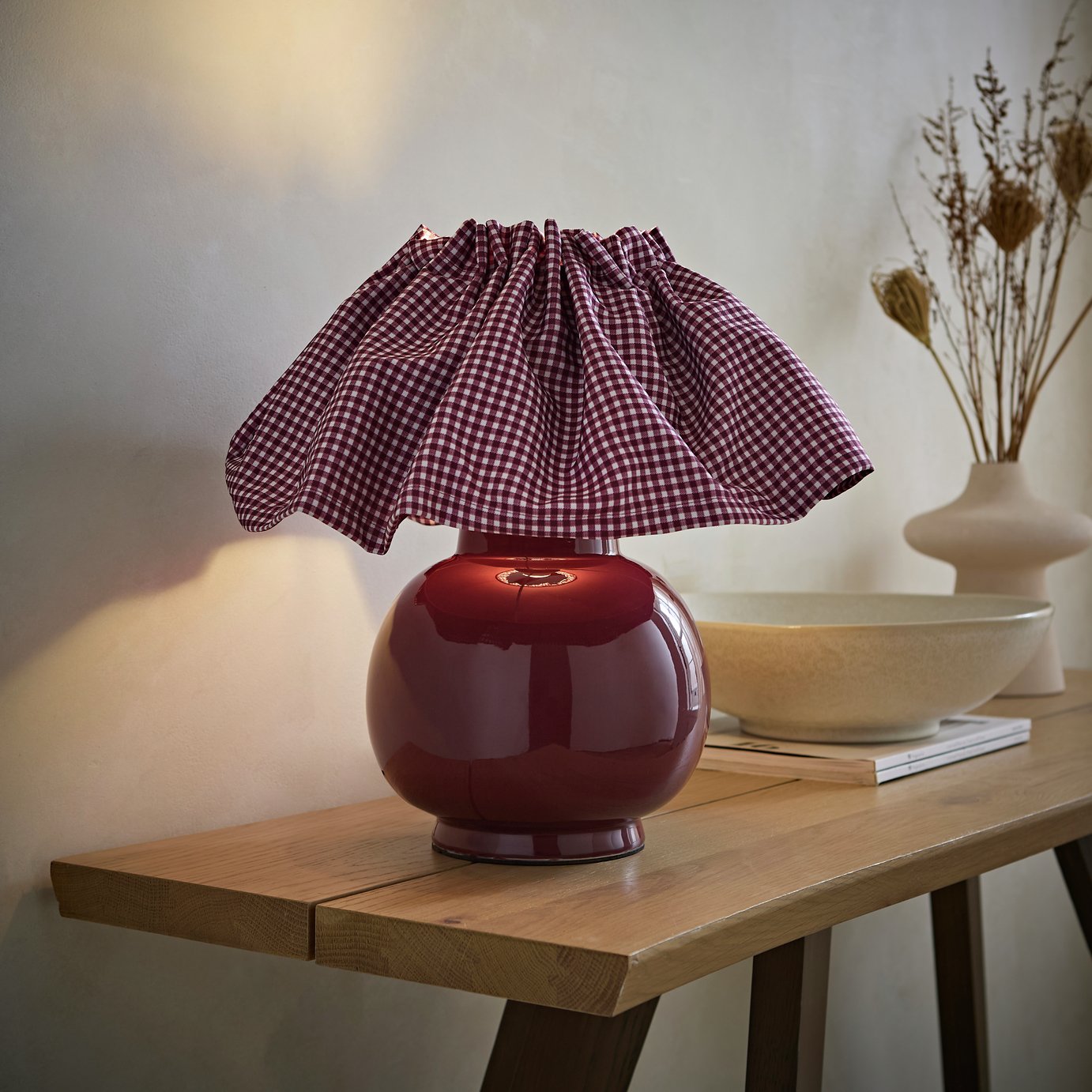 ValueLights Arabella Ceramic Gingham Table Lamp - Burgundy