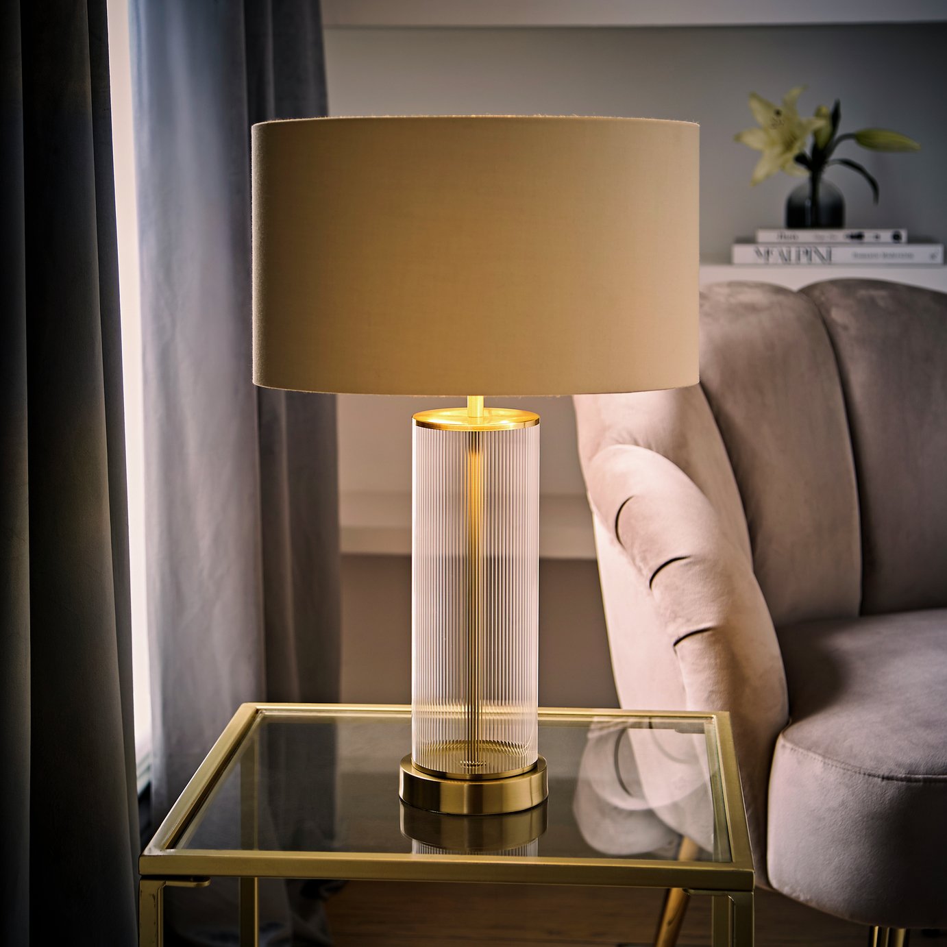 ValueLights Calin Glass Ribbed Table Lamp - Beige