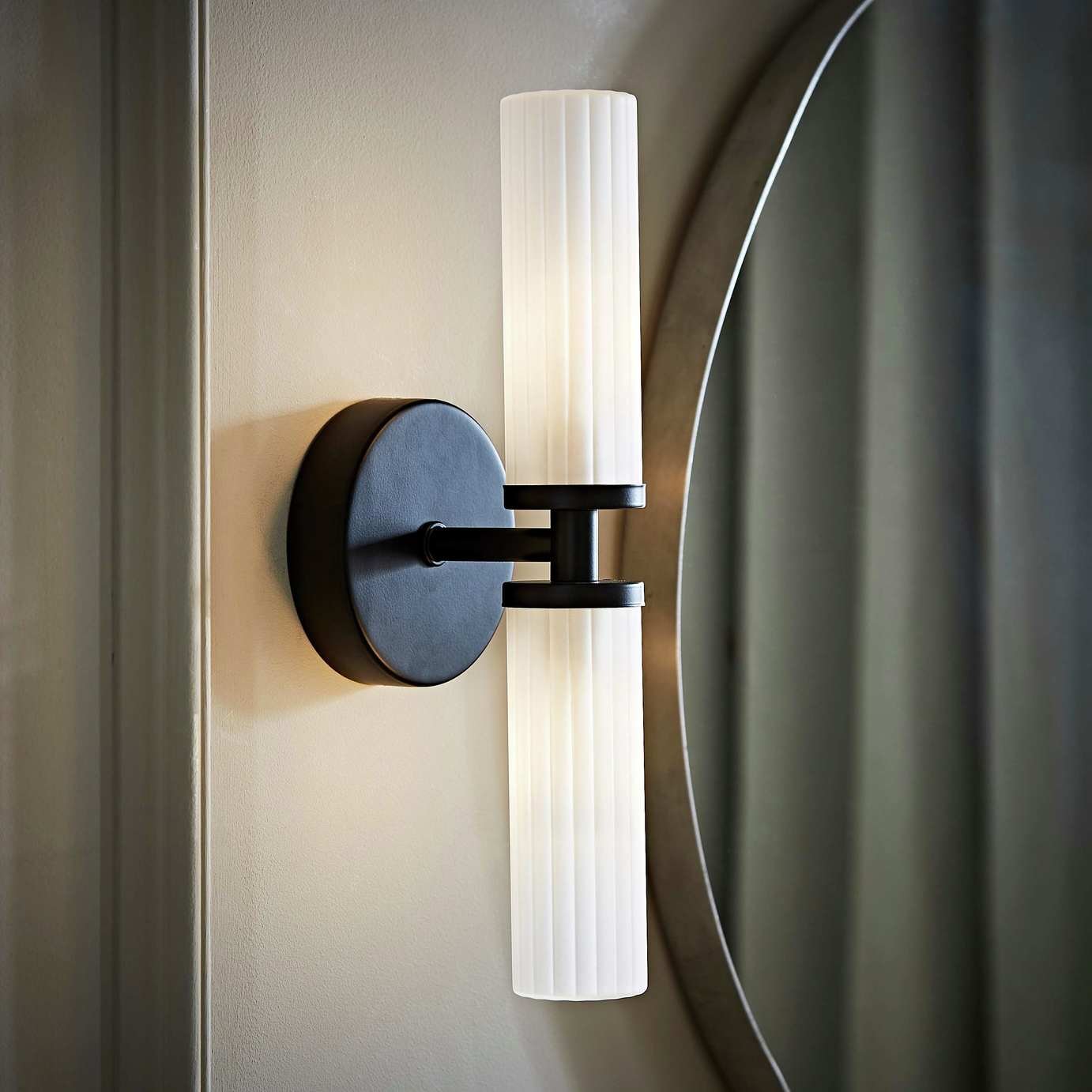 ValueLights Canya IP44 2-Way Black Wall Light With Reeded Glass Shade - Black