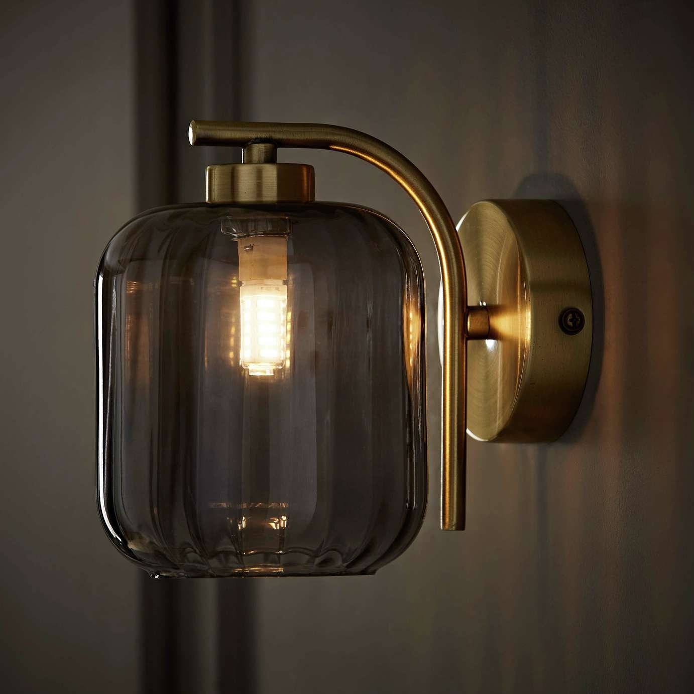 ValueLights Amelie Ribbed Glass Shade Wall Light - Gold