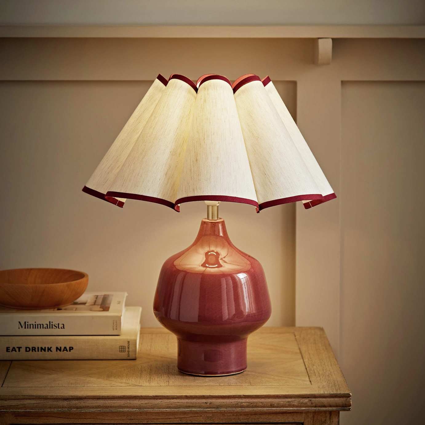 ValueLights Jamie Ceramic Table Lamp With Scallop Trim Shade - Burgundy