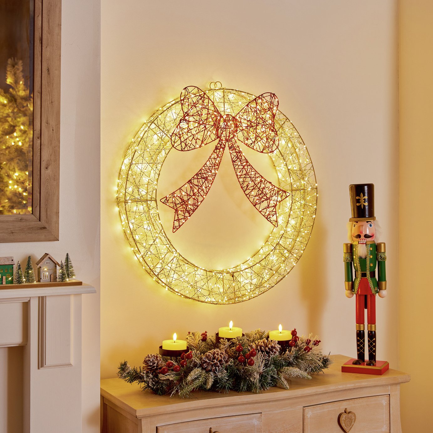 Premier Decorations Christmas Golden Elegance Twist Wreath With Bow Decoration