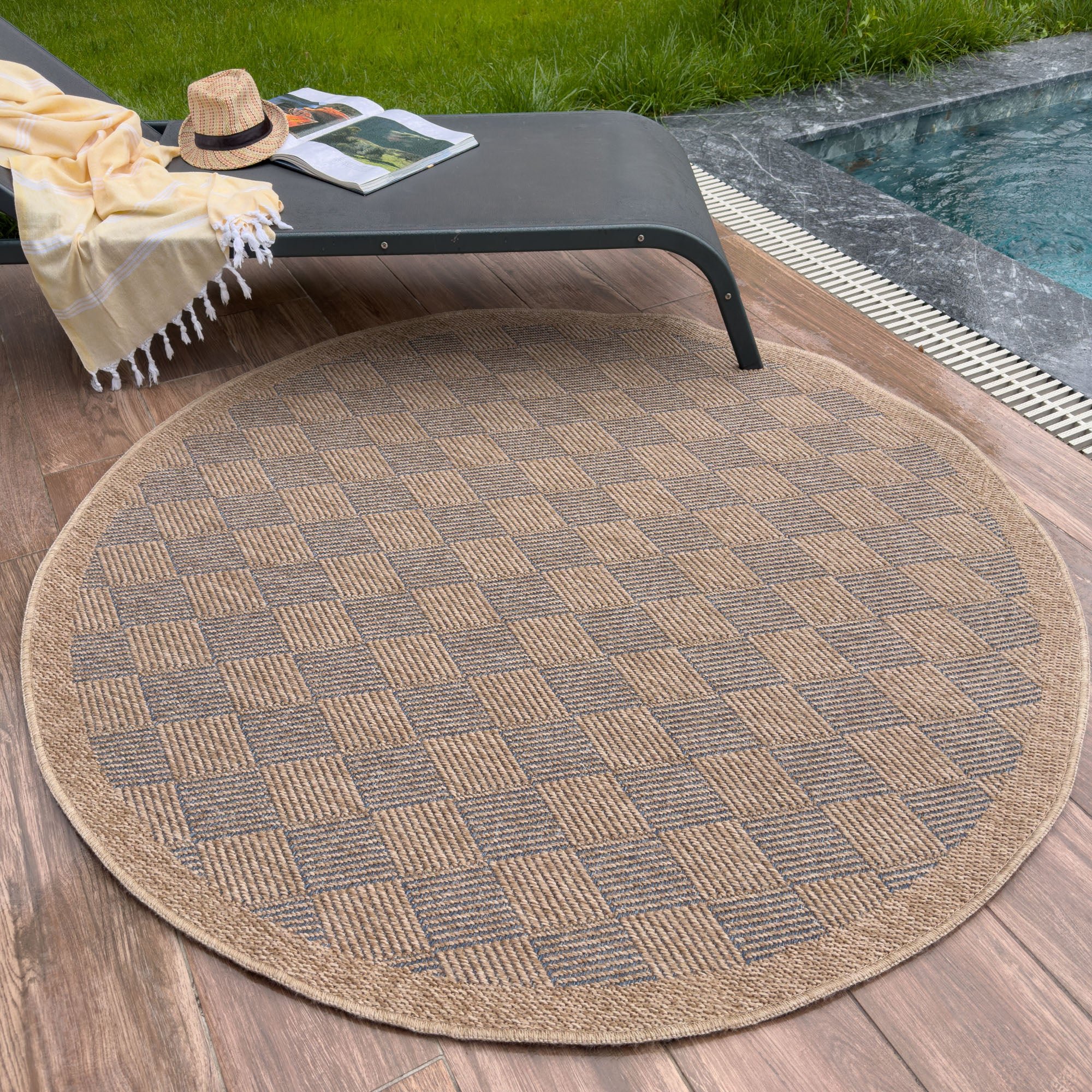 The Rugs Blue Nature Outdoor Indoor Diamond Round Rug - 160cm