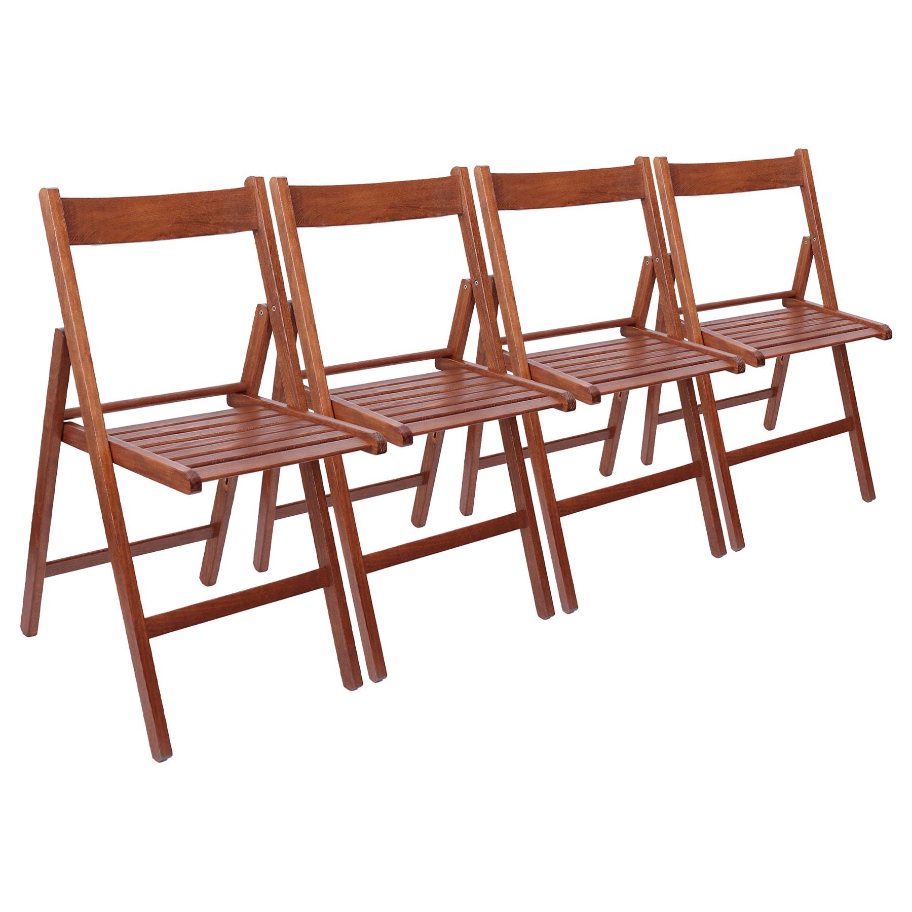 Harbour Housewares Beech Wood Folding Chairs - Walnut - Pack of 4