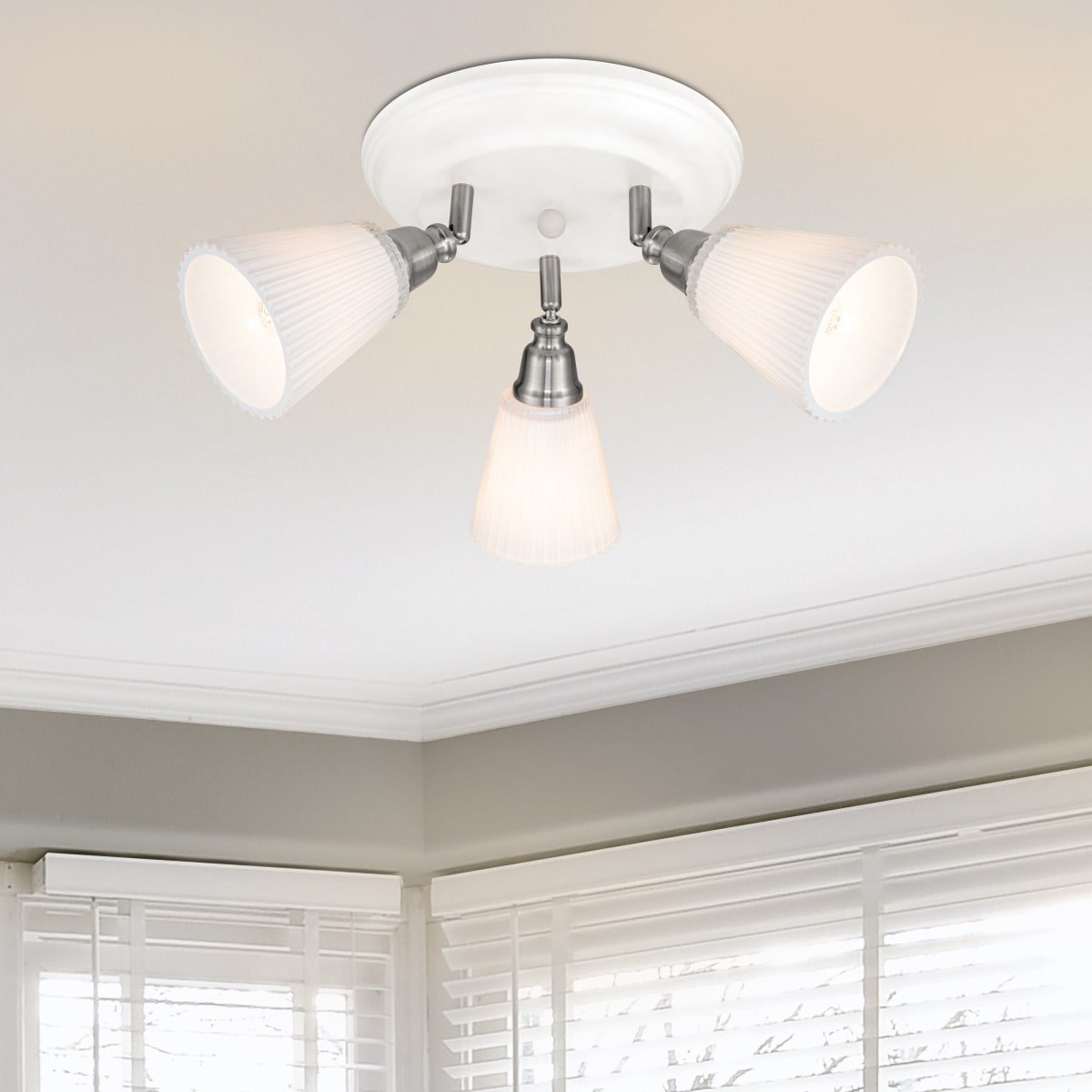 Cosylyte Leverton 3 Light Modern Round Plate Ribbed Glass Spotlight - White Base