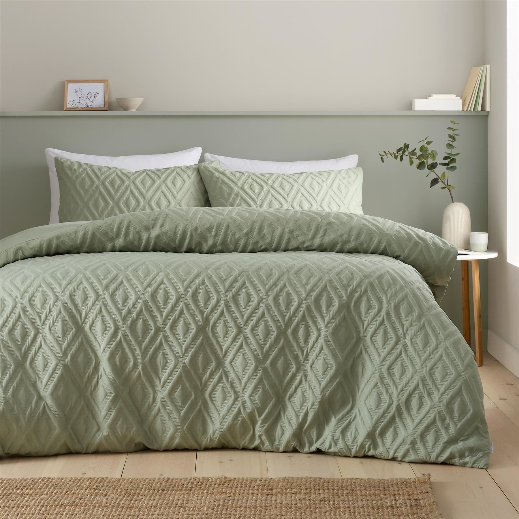 Catherine Lansfield Jacob Geo Duvet Cover Set - King - Sage Green