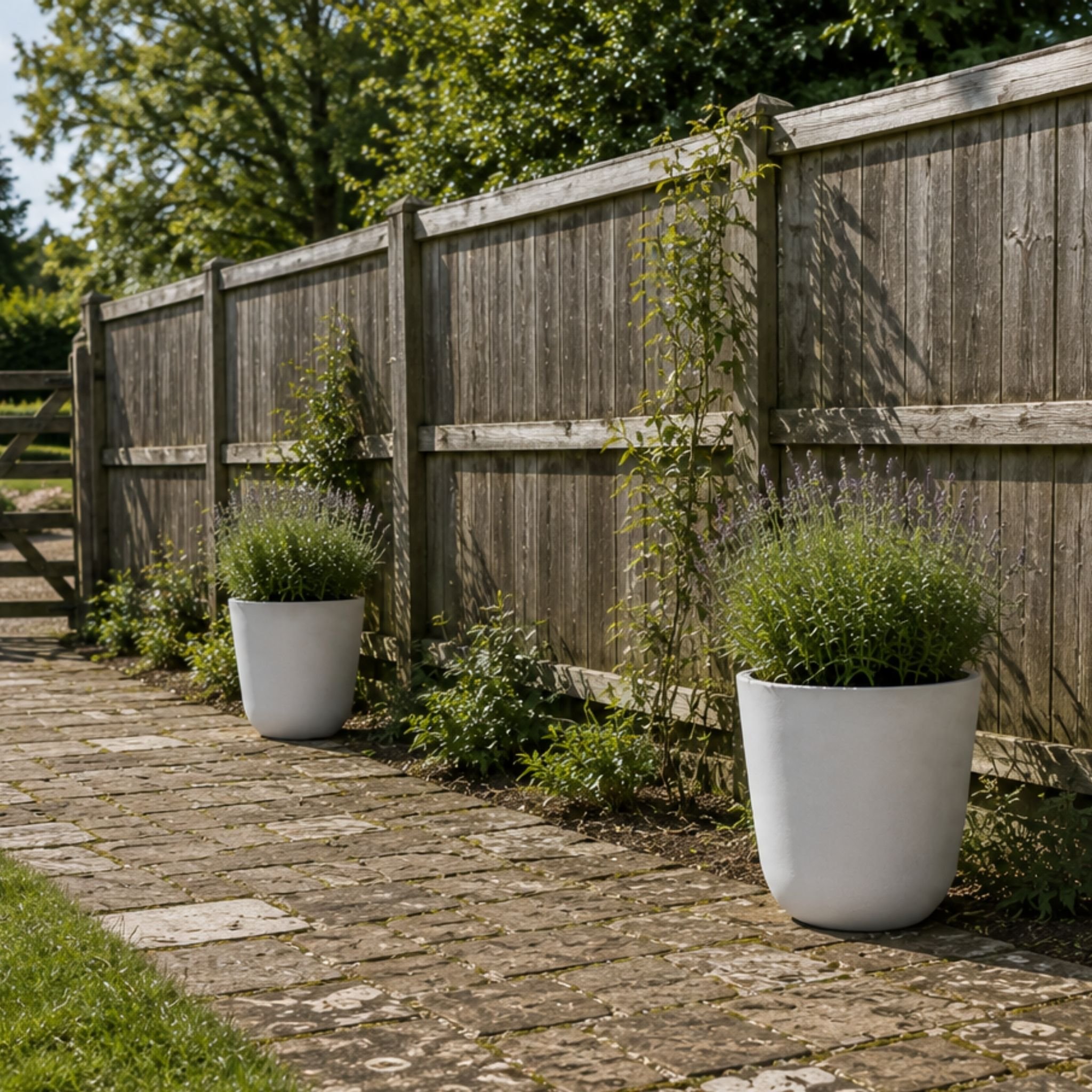 Fargro Home and Garden 9L Polystone Egg Round Plant Pot - Stone White