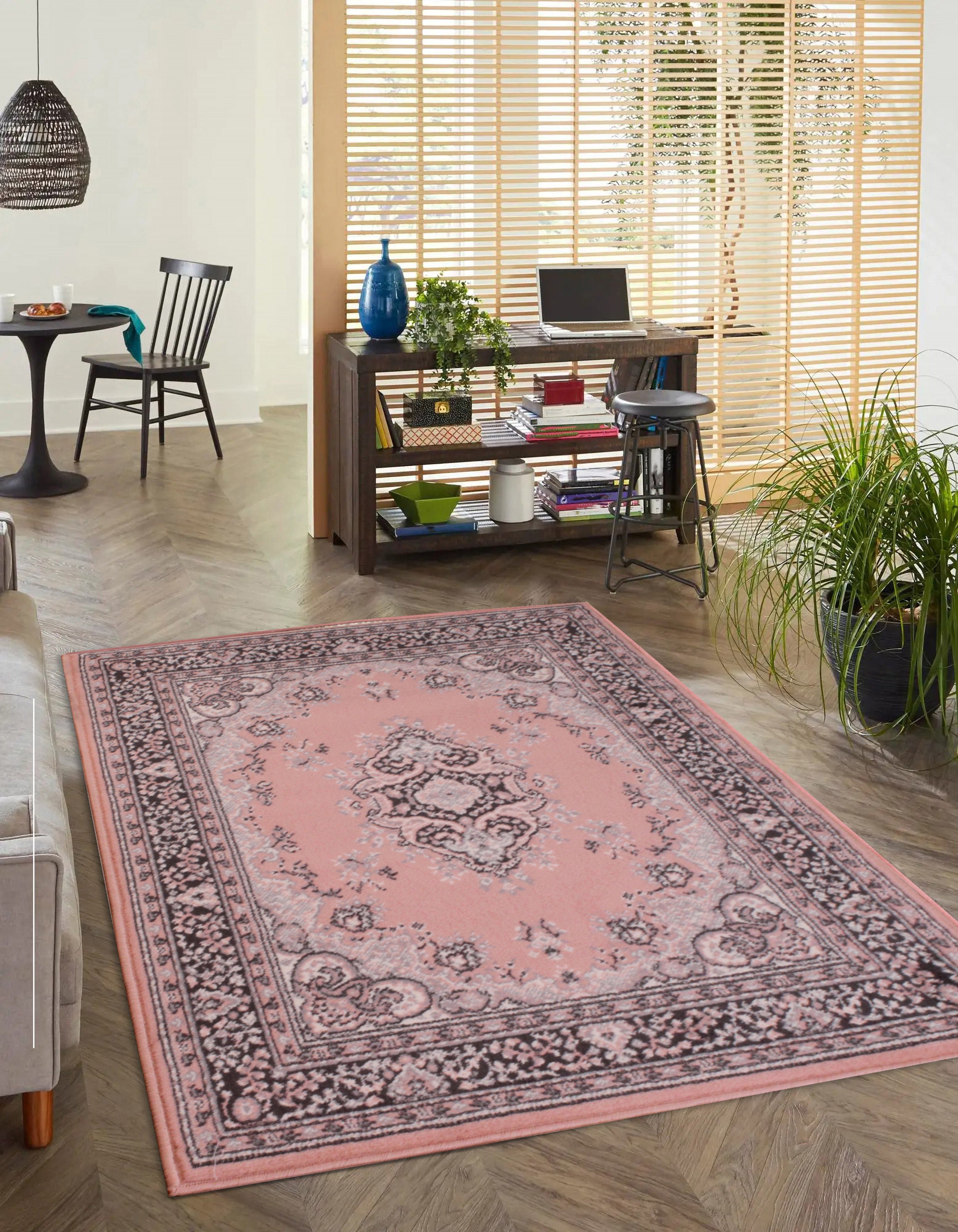 DS Living Classic Traditional Rug - Blush - 150x80cm