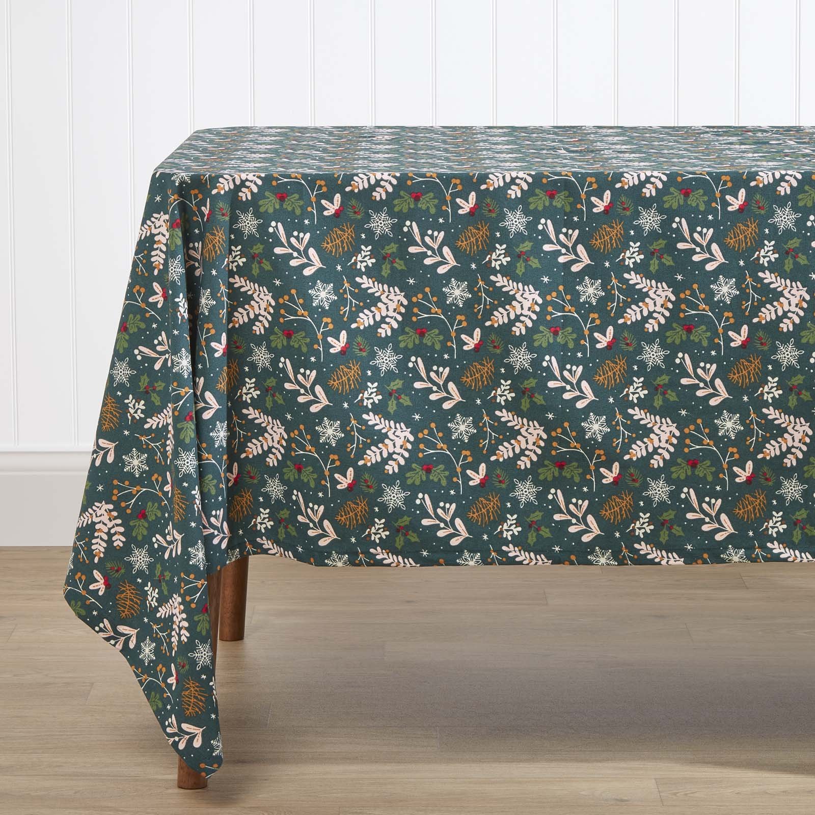 Homescapes Cotton Christmas Festive Forest Tablecloth - 178 x 305 cm - Green