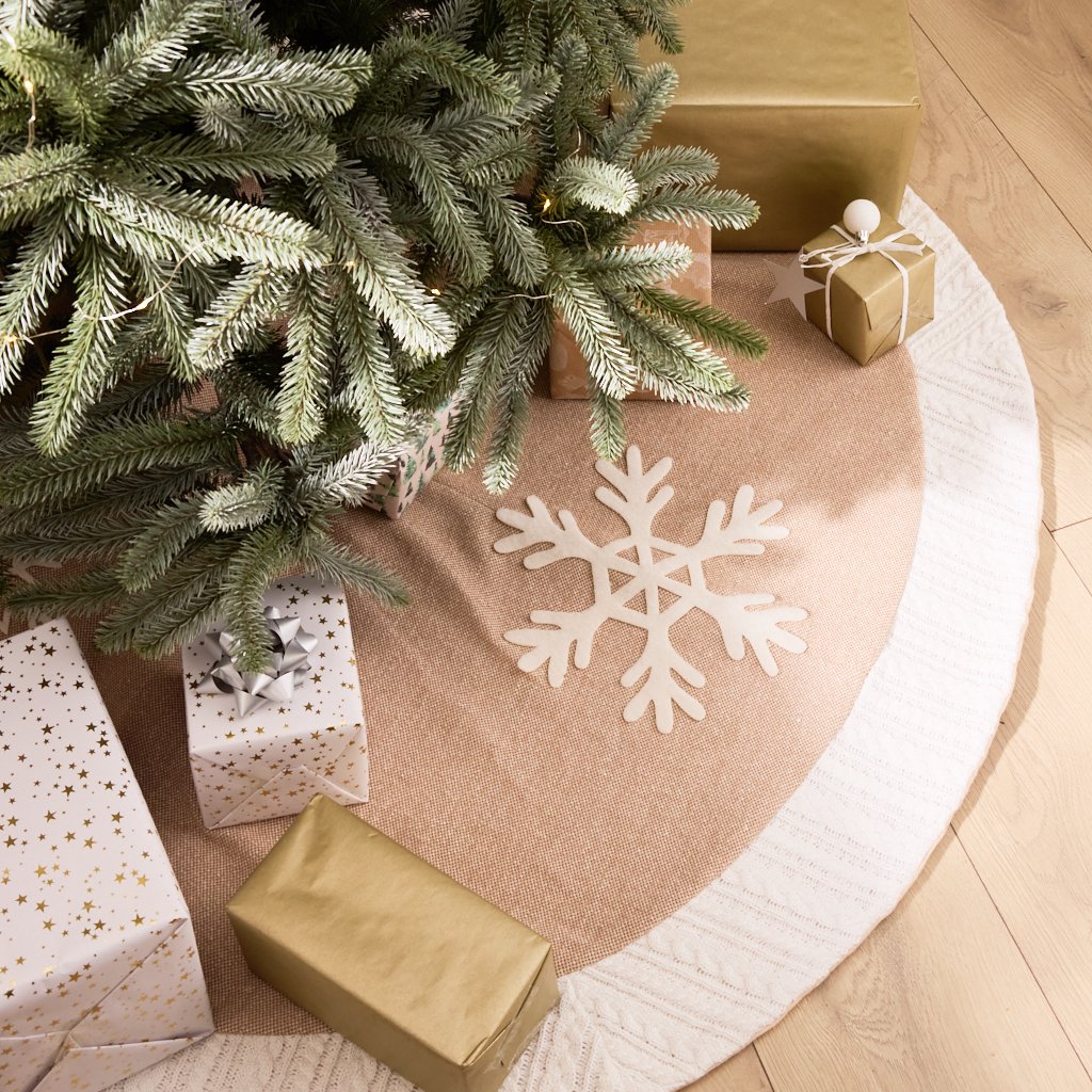 Dibor Snowflake Tree Skirt - Beige 48"