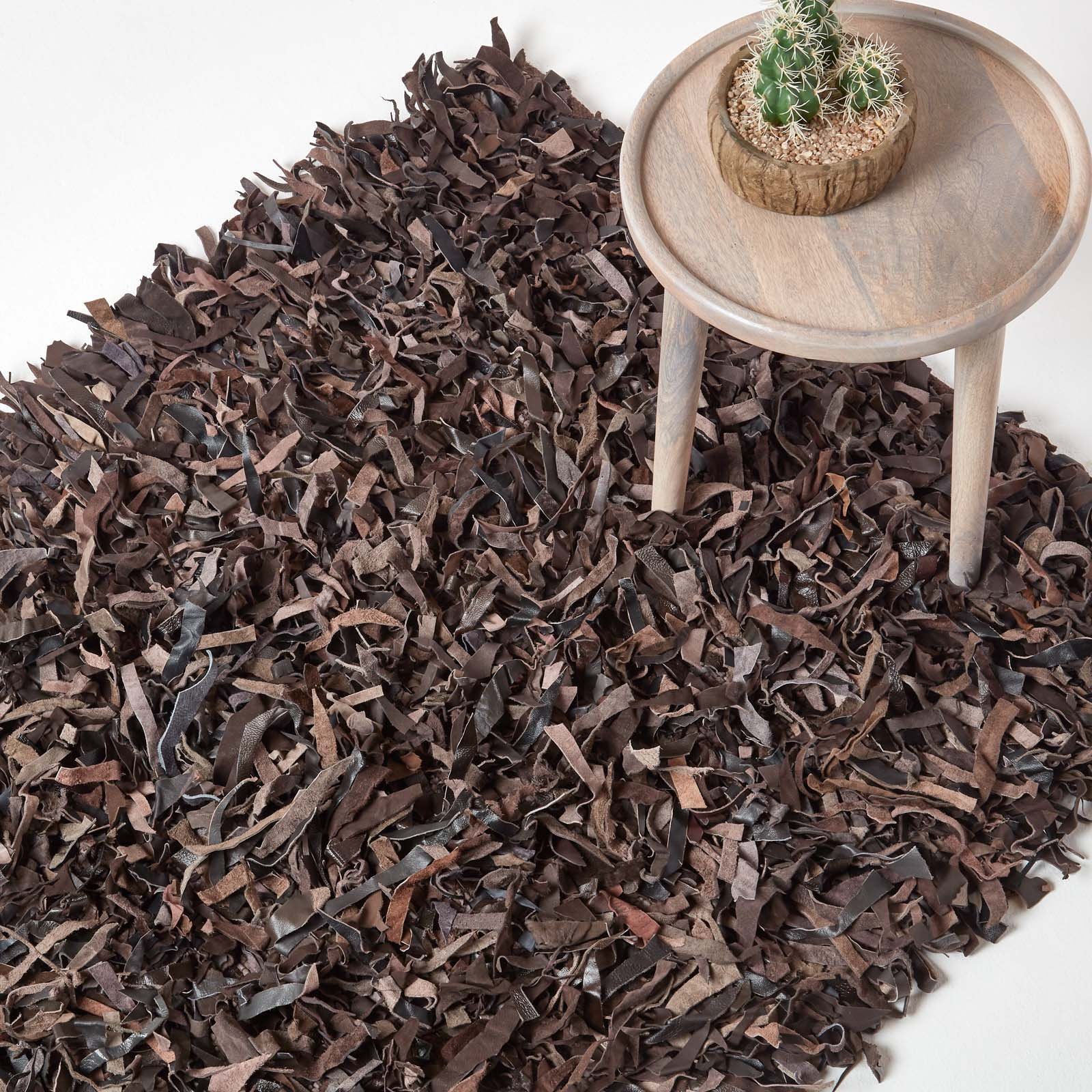 Homescapes Dallas Shaggy Leather Rug – 120 x 180 cm – Chocolate