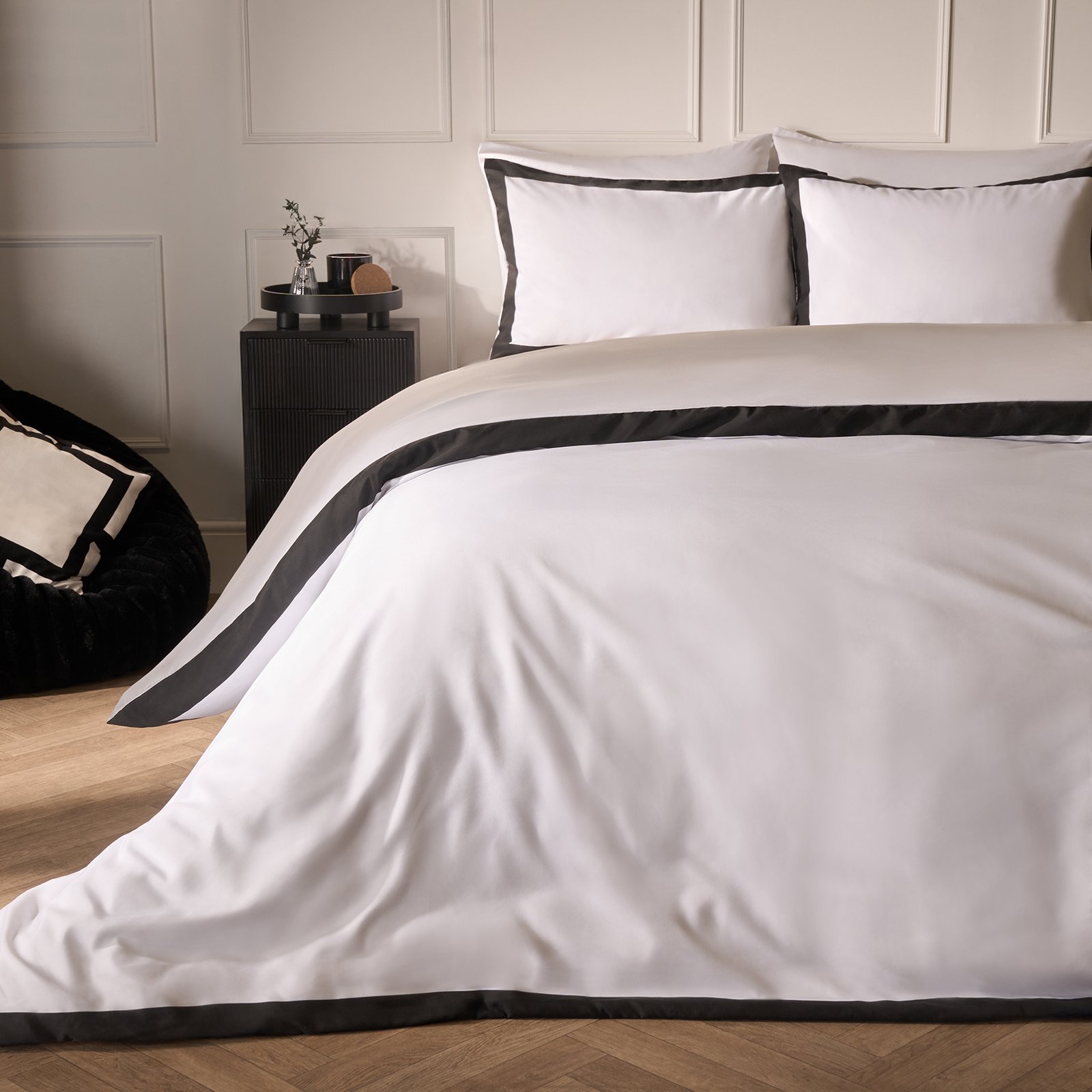 OHS Contrast Border Microfibre Bedding Set Duvet Cover Set Mono - Super King