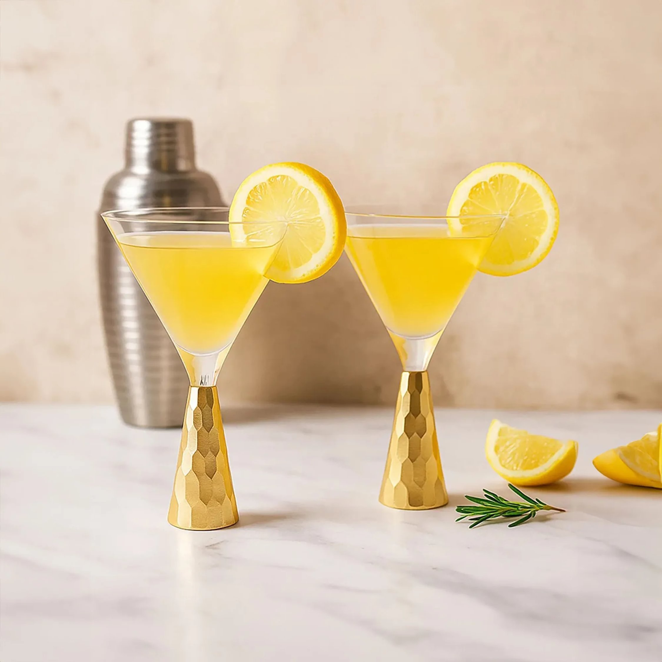 Orsina Set of 2 Astrid Wine Glasses With Finish Stem – Gold & Clear