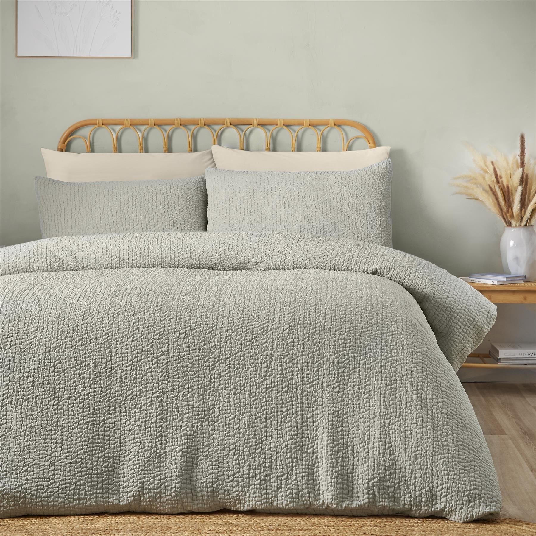 Catherine Lansfield Crinkle Seersucker Duvet Cover Set - Double - Green