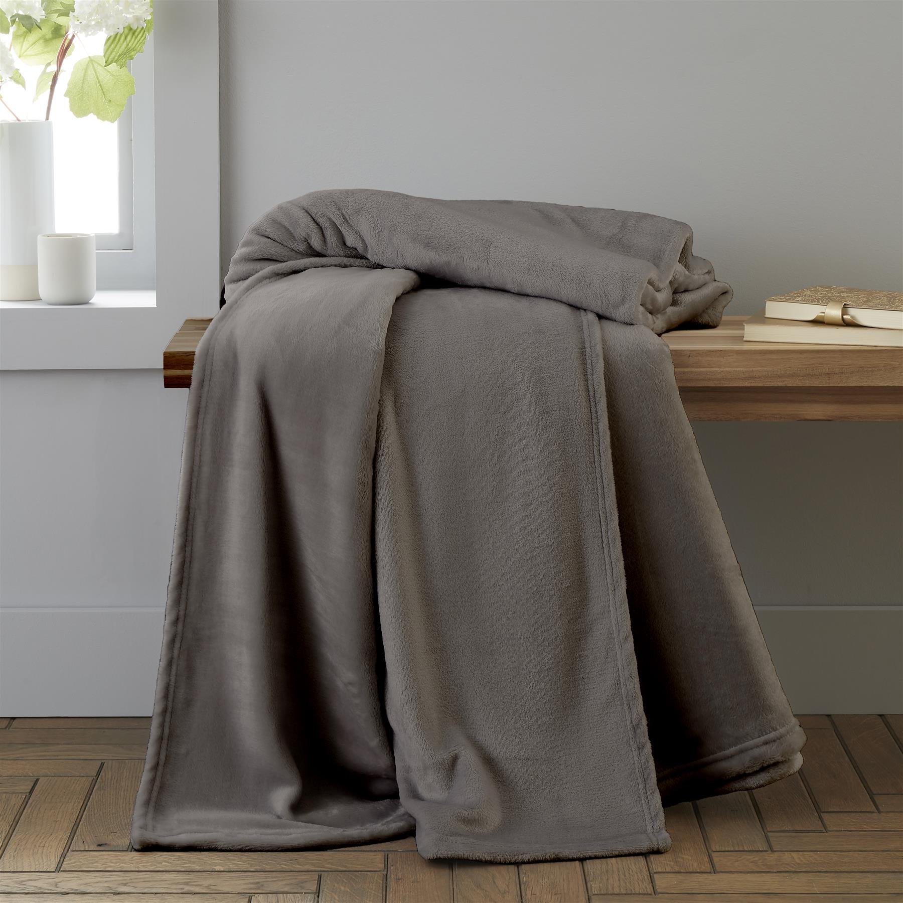 Catherine Lansfield Raschel Velvet Touch Blanket Throw 200 x 240cm - Charcoal