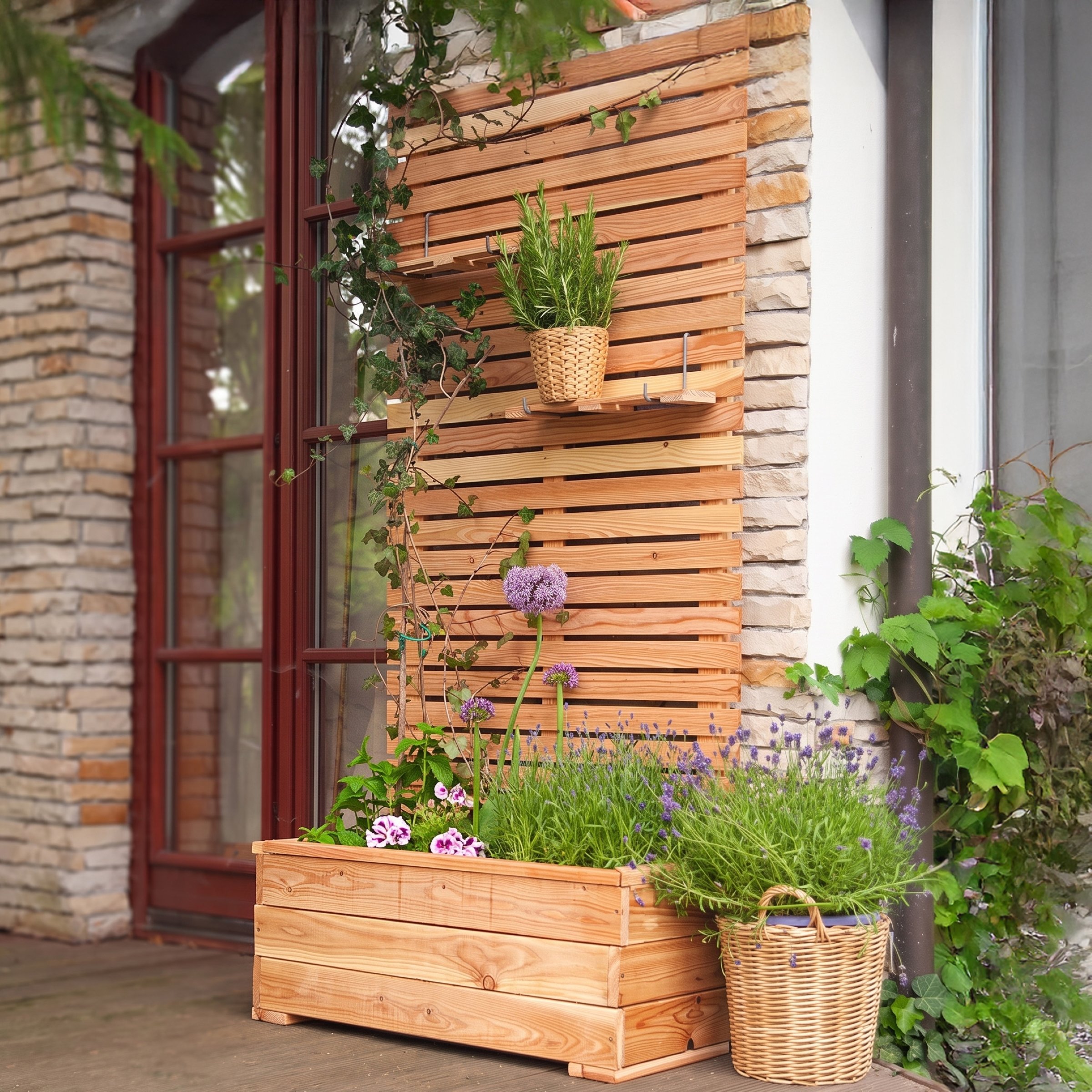 Primrose Wooden Trough Planter with Close Style Privacy Trellis - 1.73m