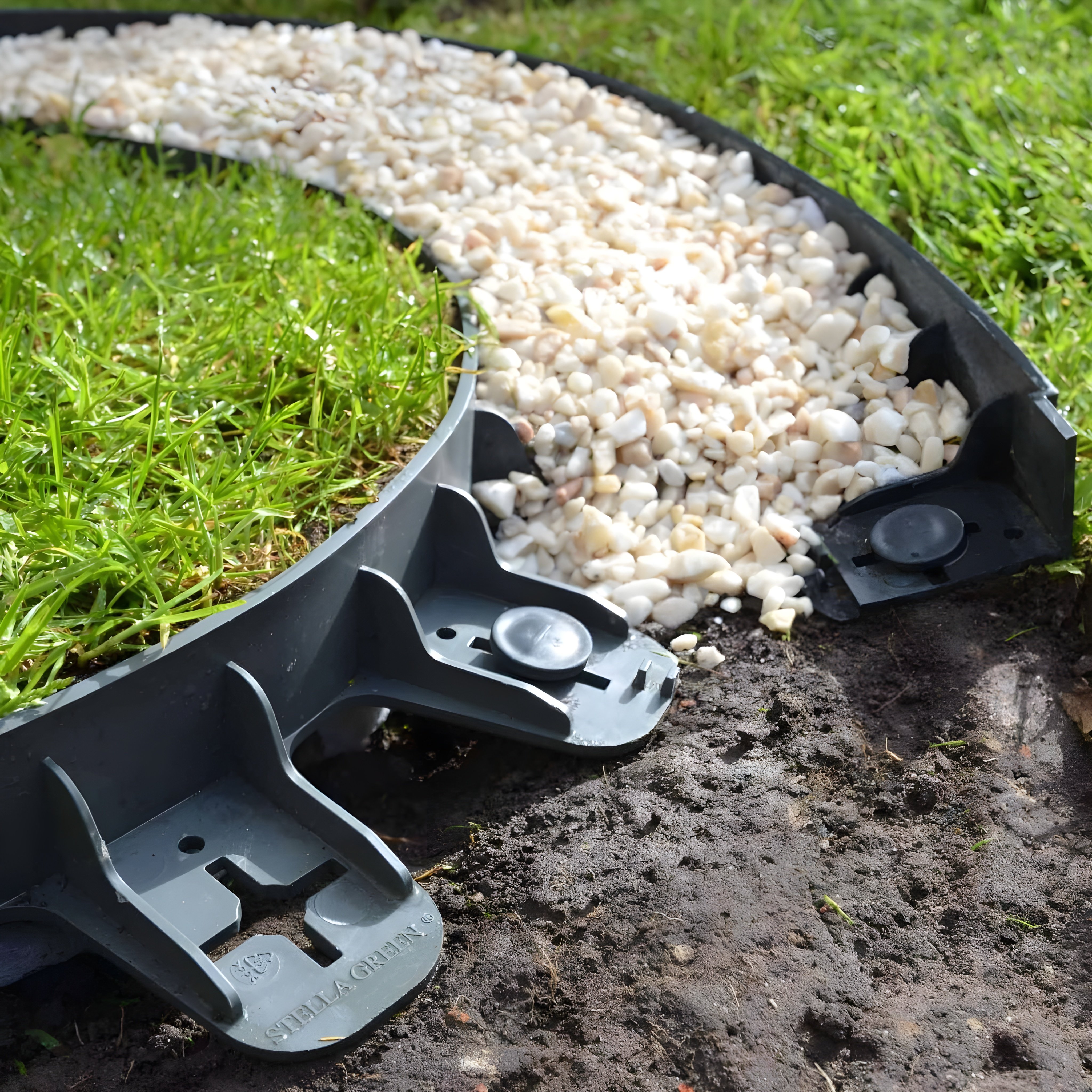 Primrose Easy Install Flexible Garden Edging Pieces in Black - 15m