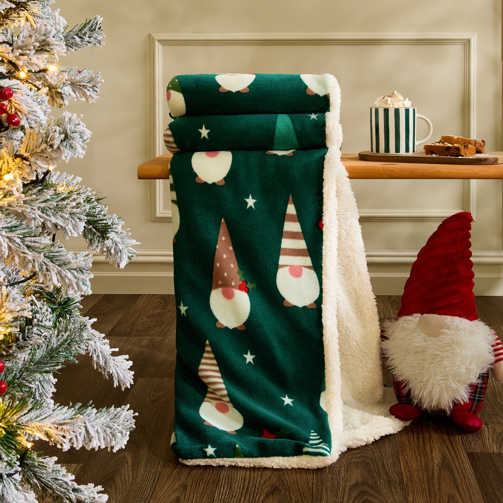 OHS Gonk Green Christmas Blanket Throw 125 x 150cm - Green